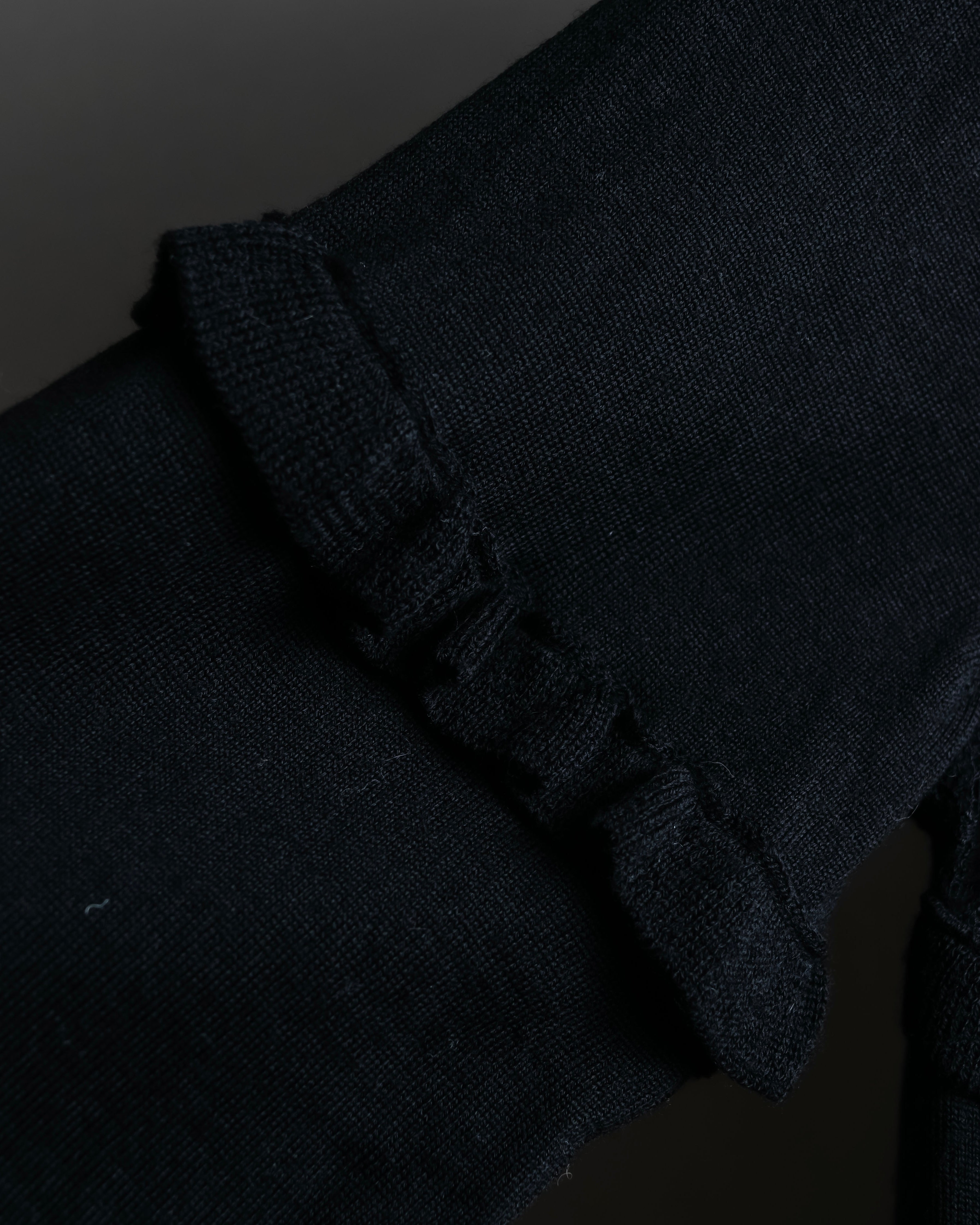 "VALENTINO" Ruffle＆lace design black knit