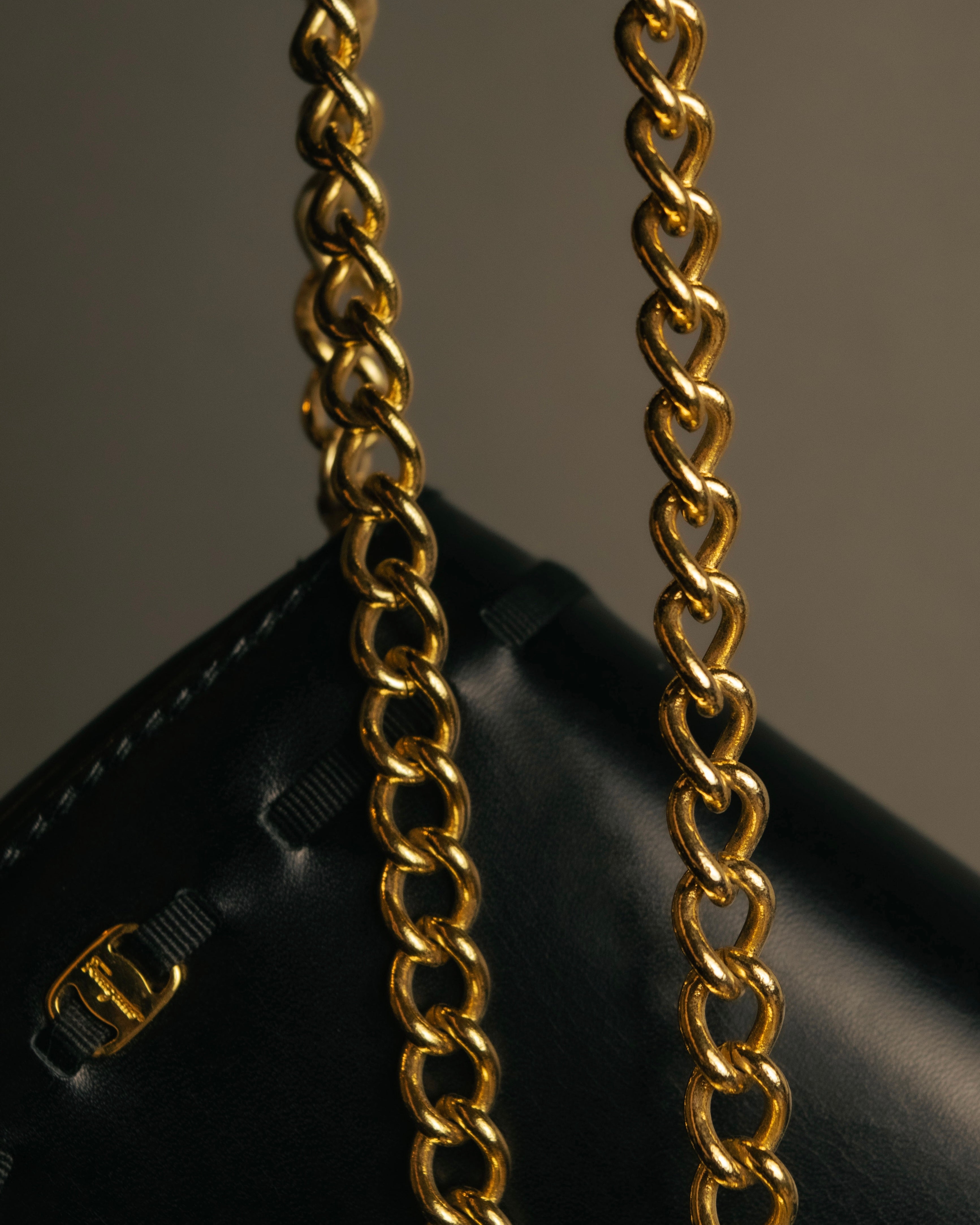 【美品】サルヴァトーレフェラガモ ヴァラ ゴールド チェーンベルト Salvatore Ferragamo (サルヴァトーレ フェラガモ) - ヴァラ ハーフ