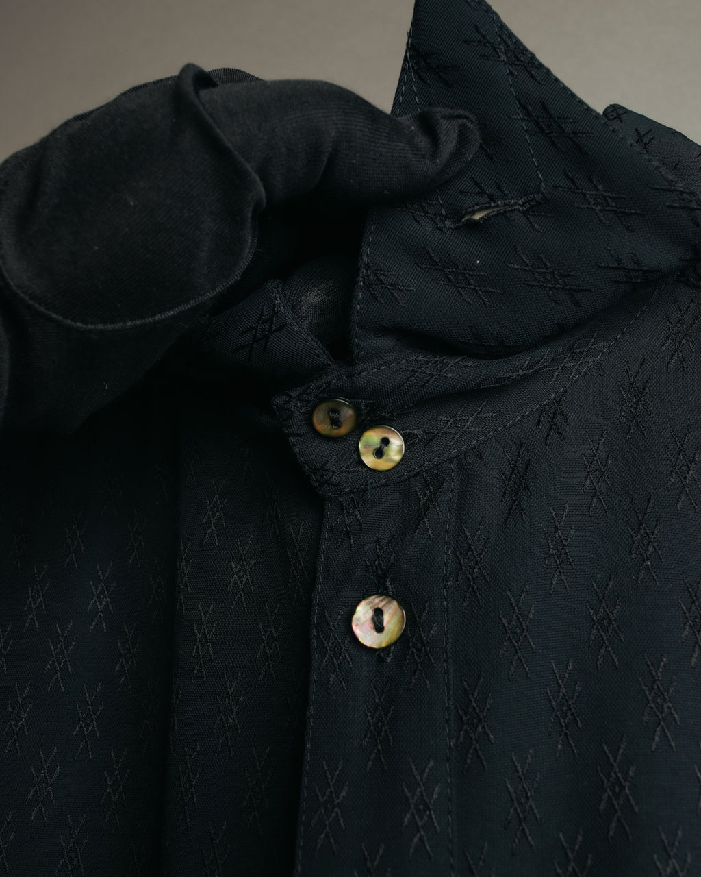 "Jean Paul Gaultier Classique" 90's Geometric jacquard total-pattern shirt with shell buttons