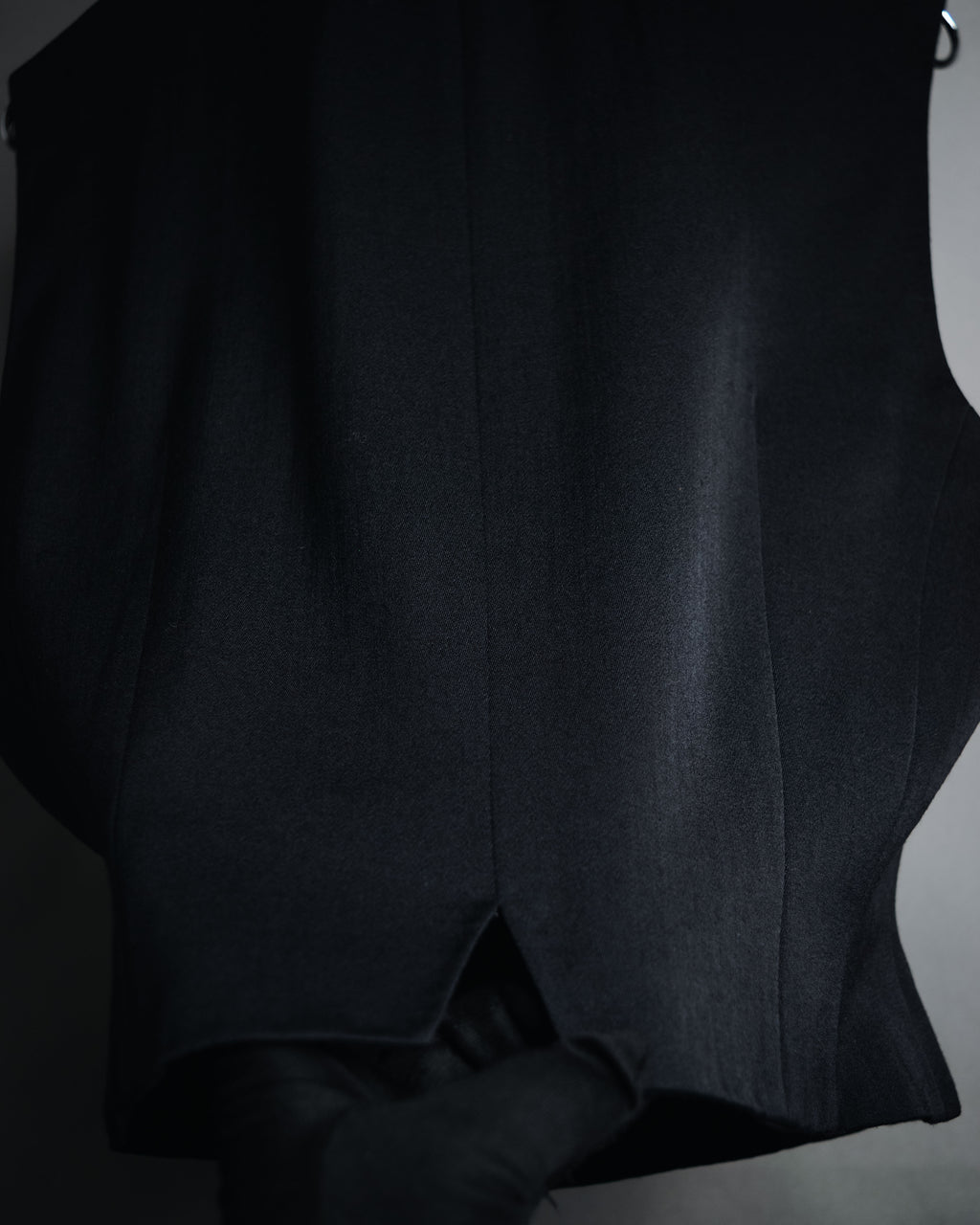 "tricot COMME des GARÇONS"
1989 Velvet-collared double-breasted tailored vest