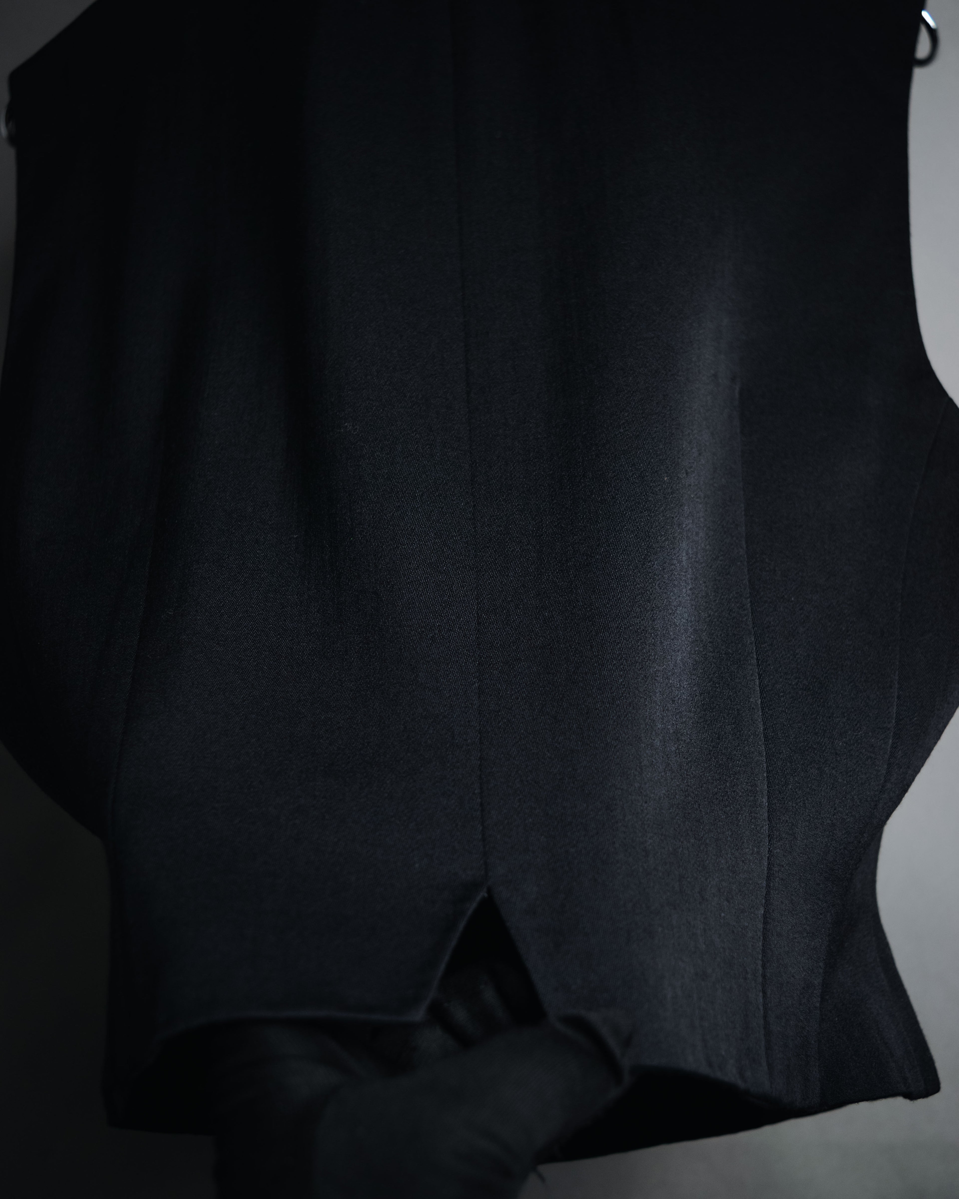 "tricot COMME des GARÇONS"
1989 Velvet-collared double-breasted tailored vest