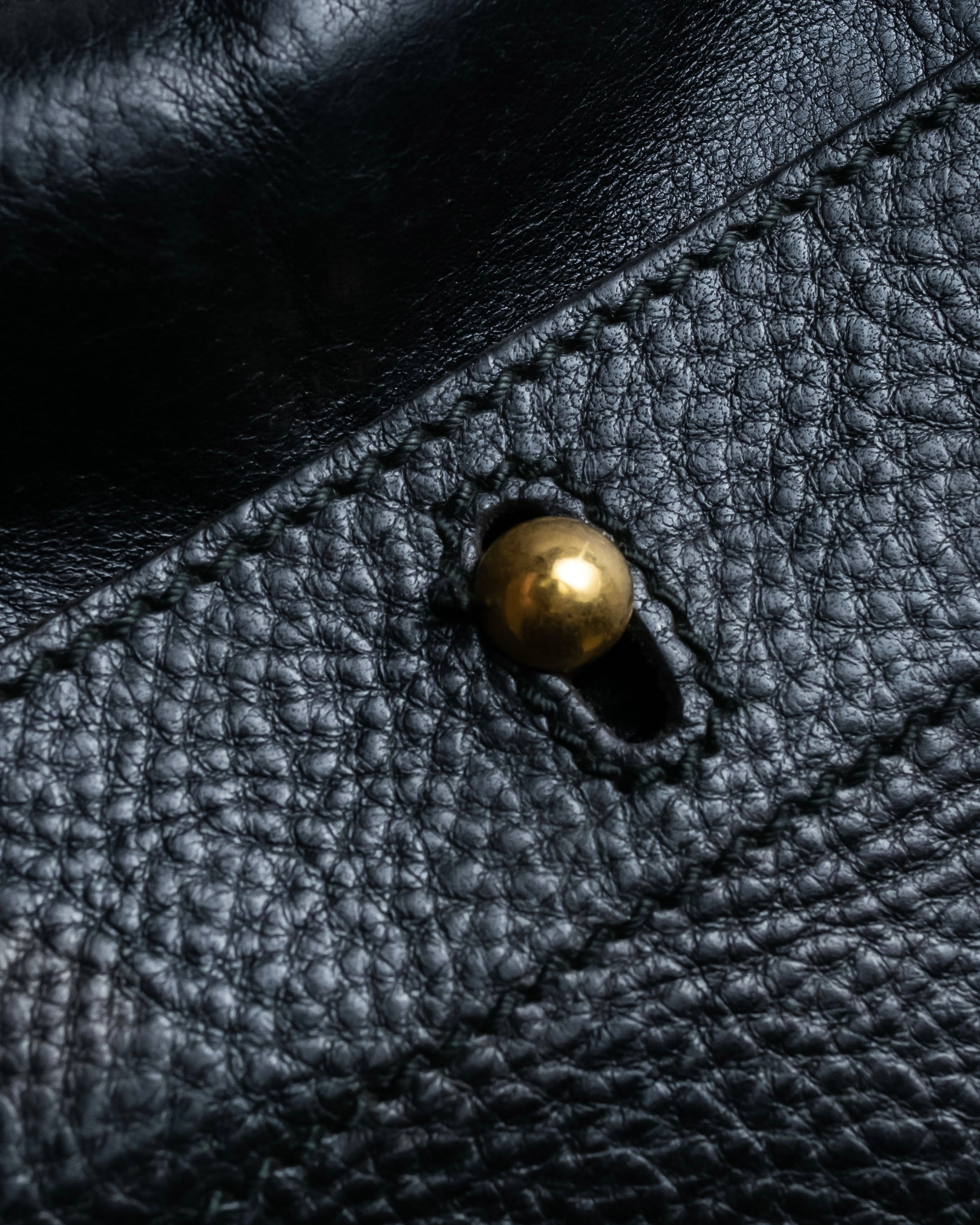 "YVES SAINT LAURENT" Muse to gold metal parts one-handle leather bag