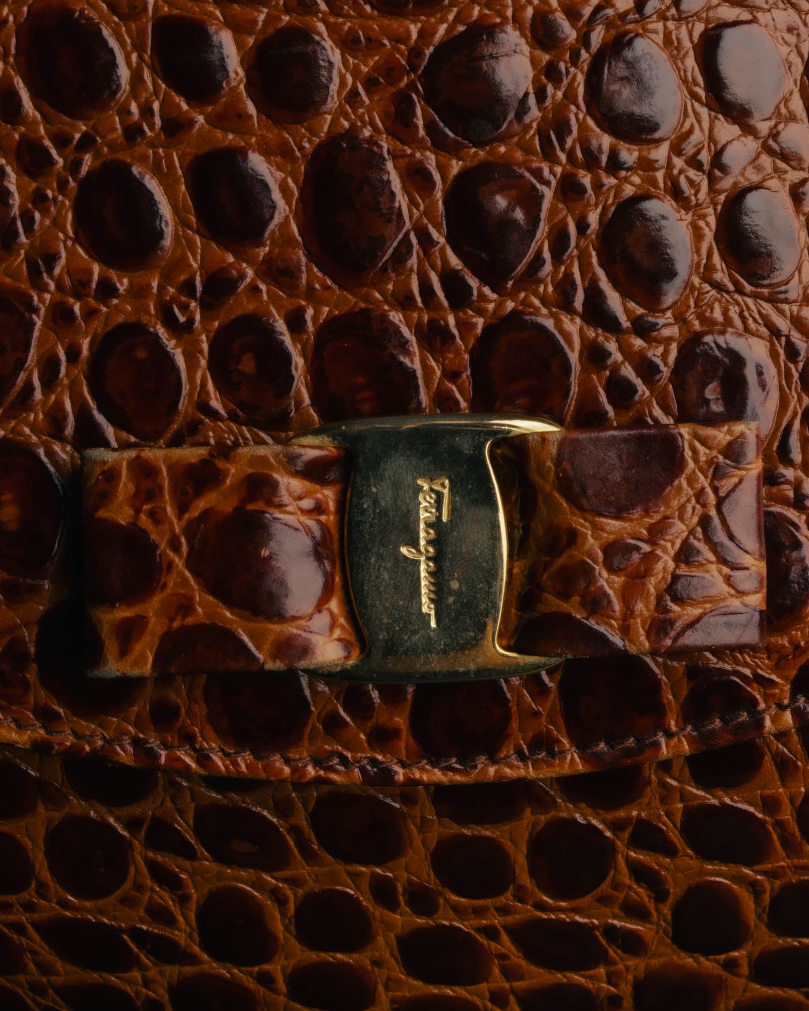 -SPECIAL- "Salvatore Ferragamo" 90's Glossy crocodile pattern shoulder bag