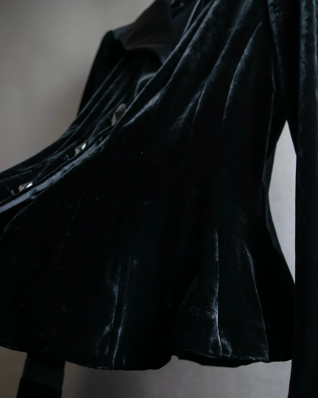 "ARMANI COLLEZIONI" Satin switched design velvet jacket