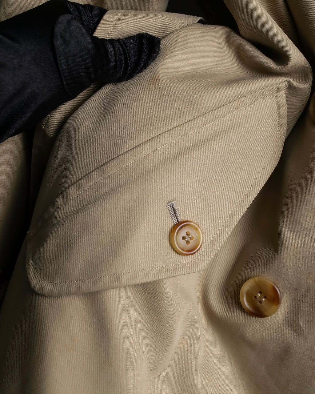 "BURBERRYS" Military detail classic trench coat