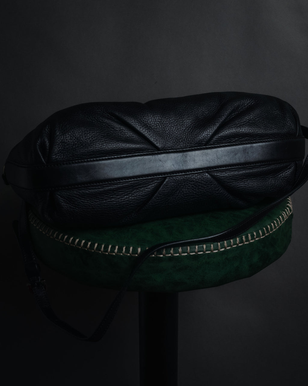 "Salvatore Ferragamo" 05’s-11’s Oversized gancini hardware shrink leather bag