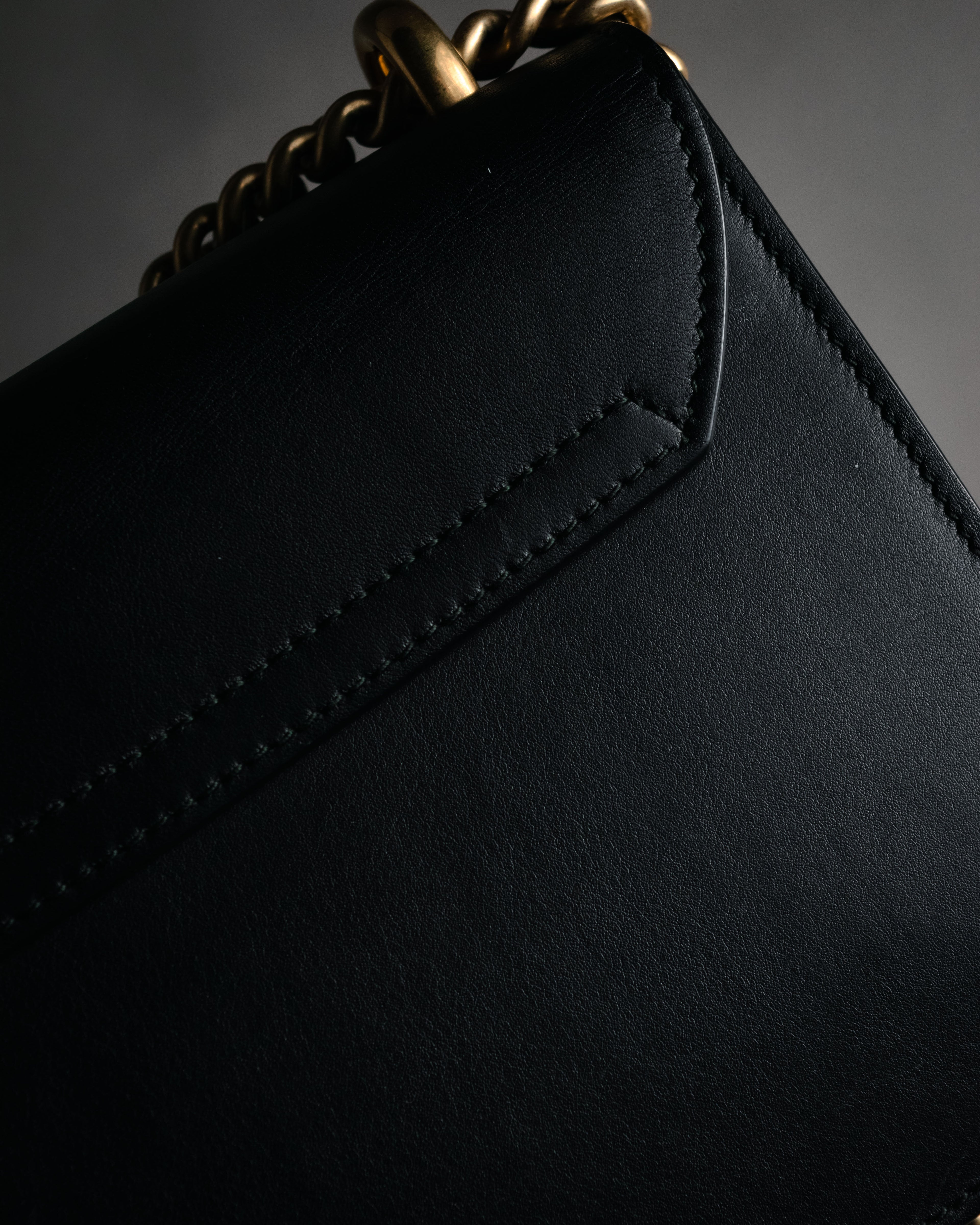 –SPECIAL– “GUCCI”
2016-2022 Bow embellished chain shoulder bag