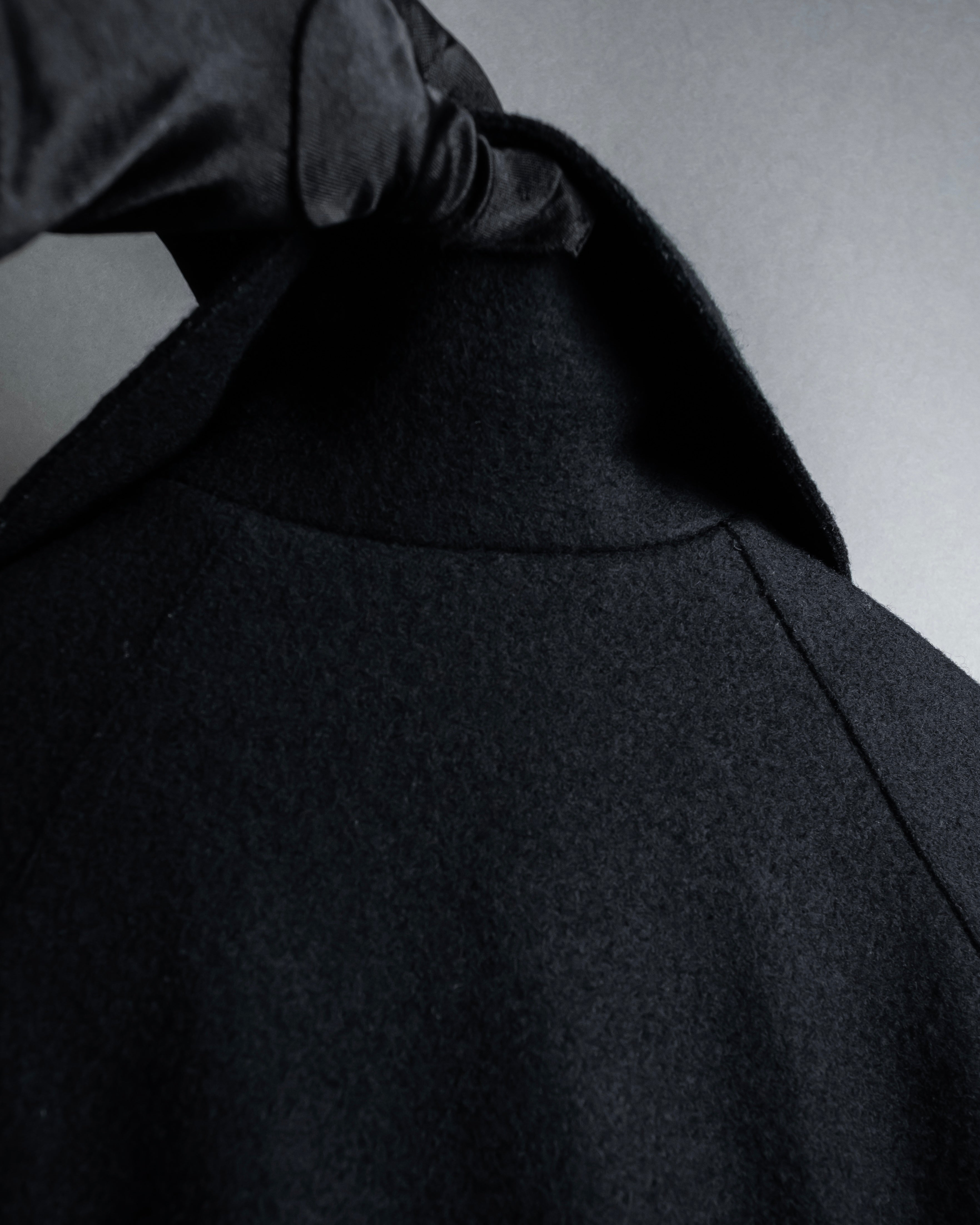 "Marc Jacobs" A soft flowing flared silhouette long coat