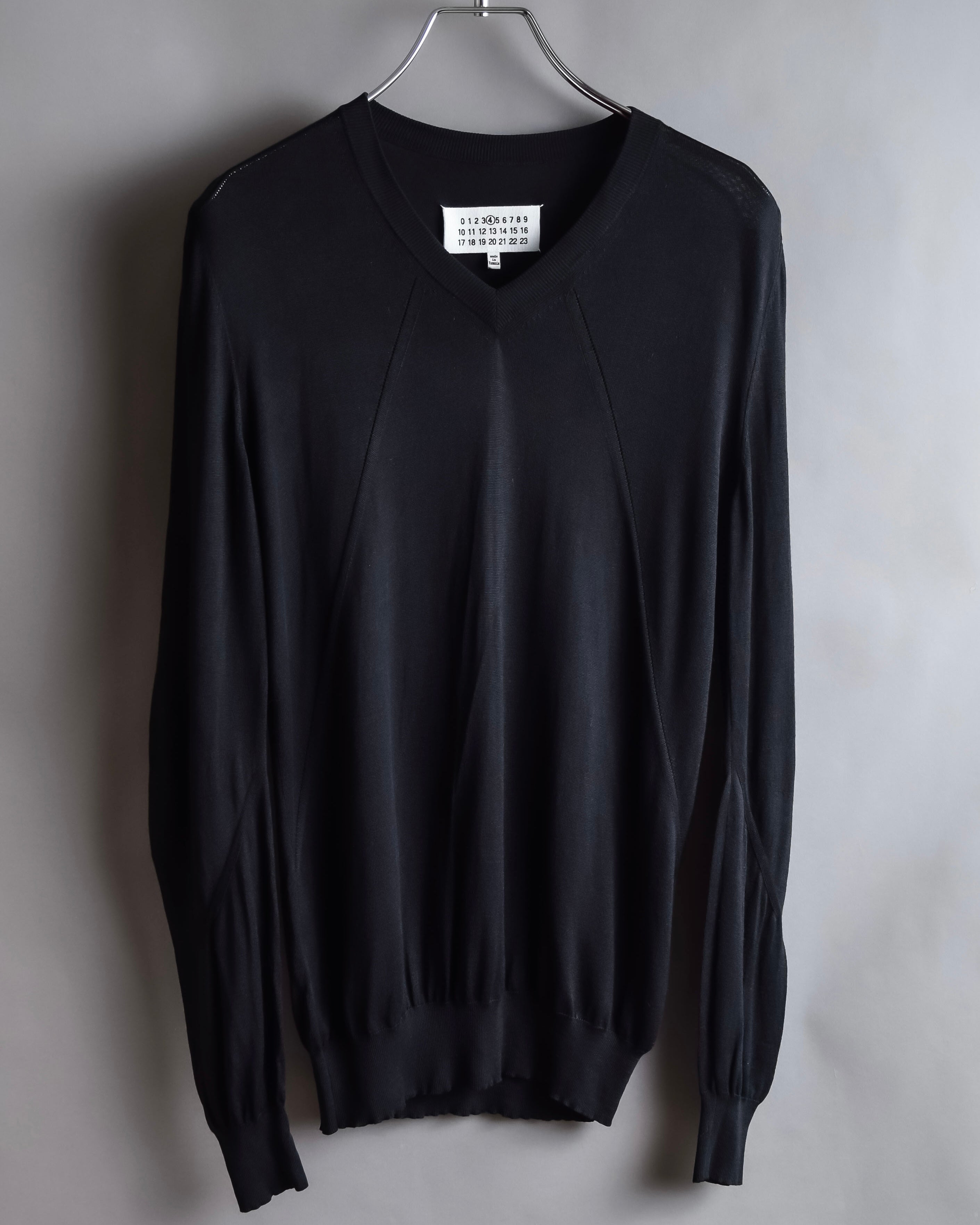 "MAISON MARGIELA" 15SS V-line panel design lightweight knit