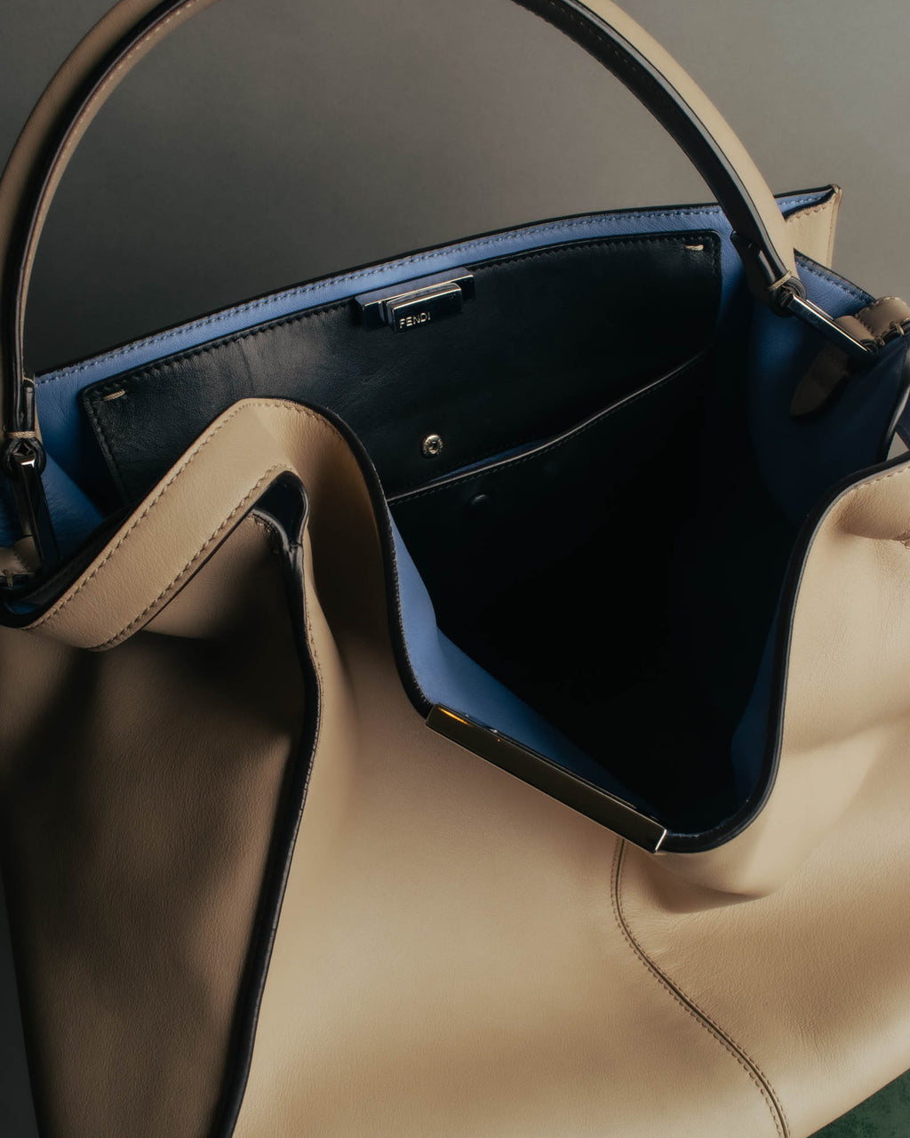 "FENDI" 2010's Soft leather peekaboo x lite handbag