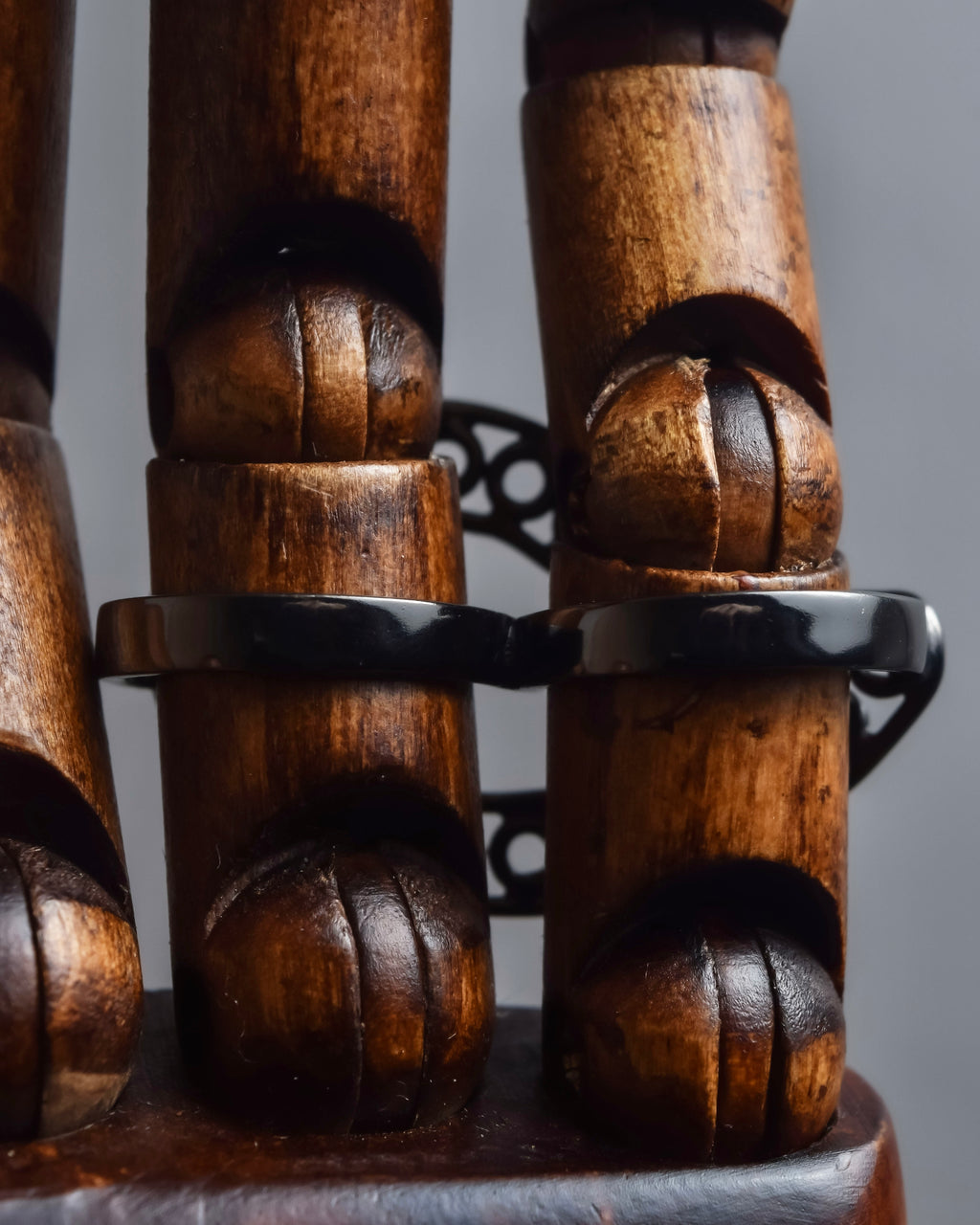 "Maison Martin Margiela" Black lacquered hollow double finger ring