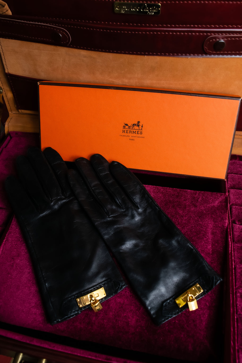 "HERMES" Kelly padlock motif leather gloves