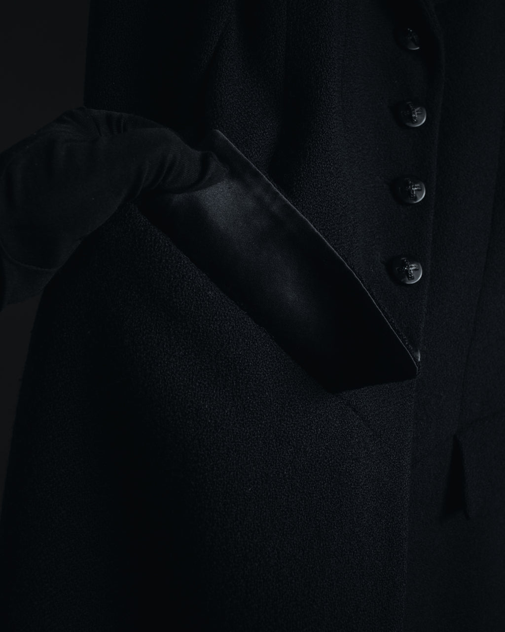 –SPECIAL– "CHANEL" 04SS sculpted princess-line wool crepe coat