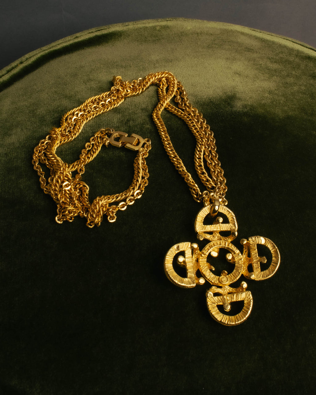 -SPECIAL- “Lucien Piccard” 70’s-80’s Gold tone cross pendant necklace