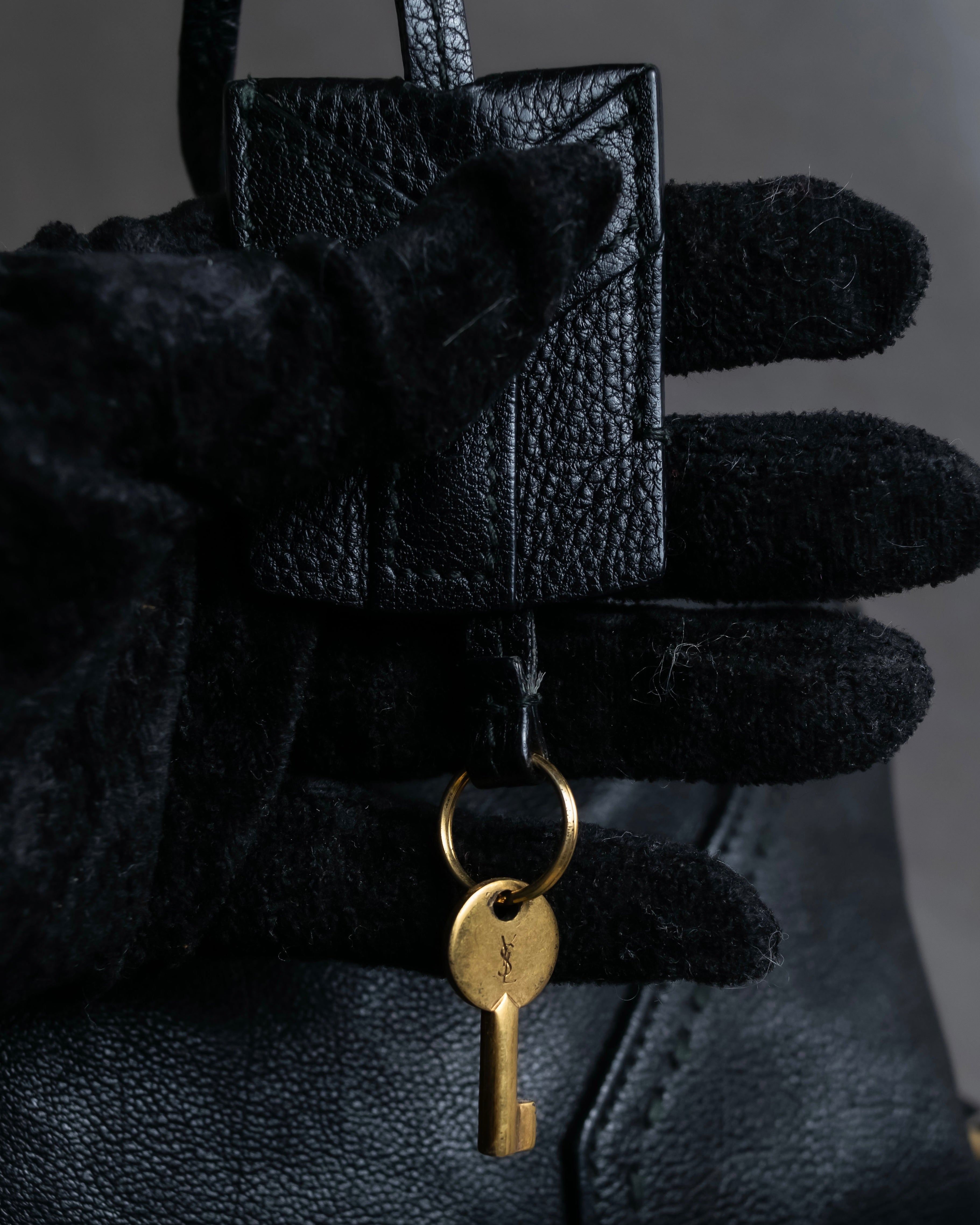 "YVES SAINT LAURENT" Gold parts design Muse toe leather bag