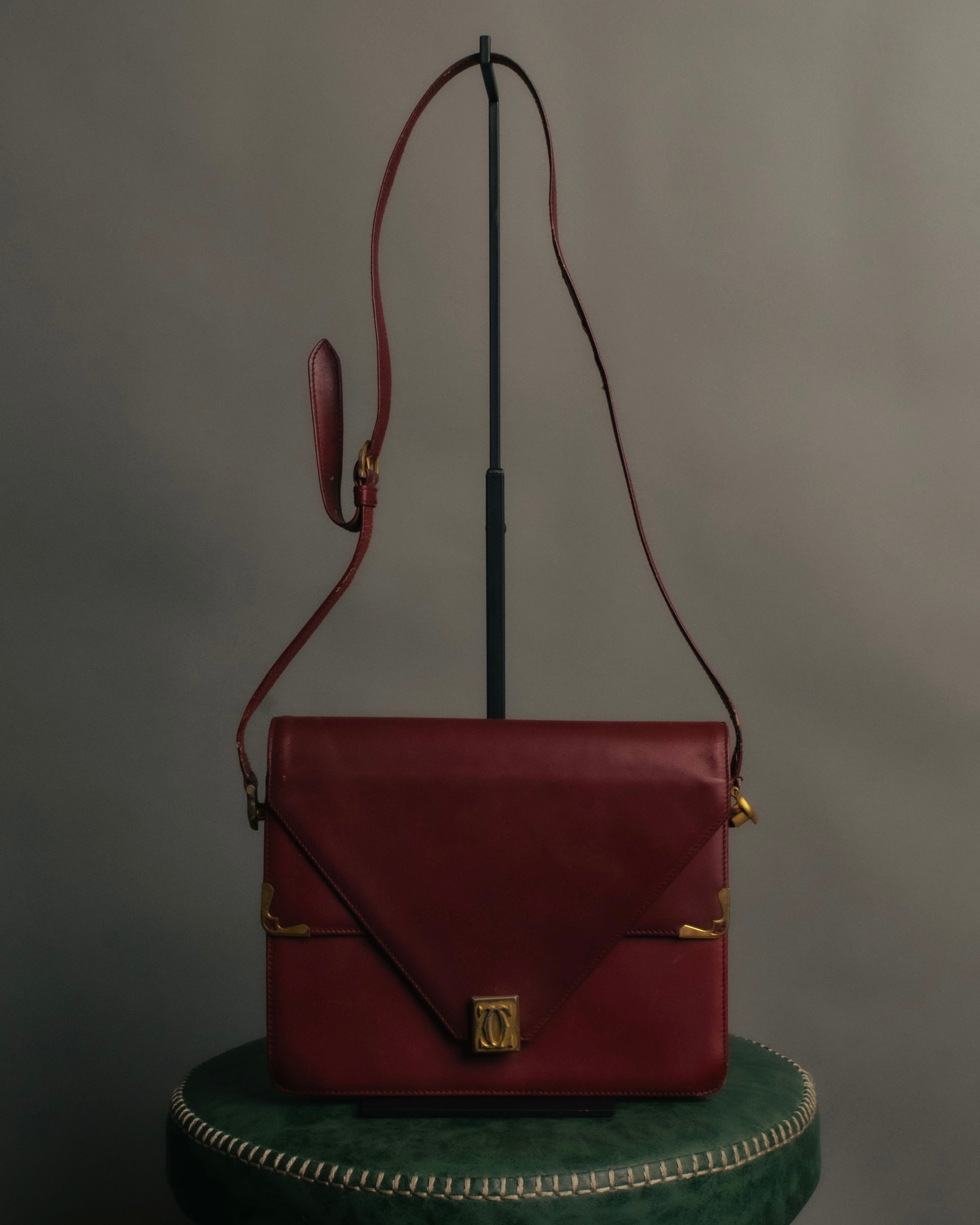 “Cartier” 80’s-90’s Must de Cartier burgundy leather shoulder bag