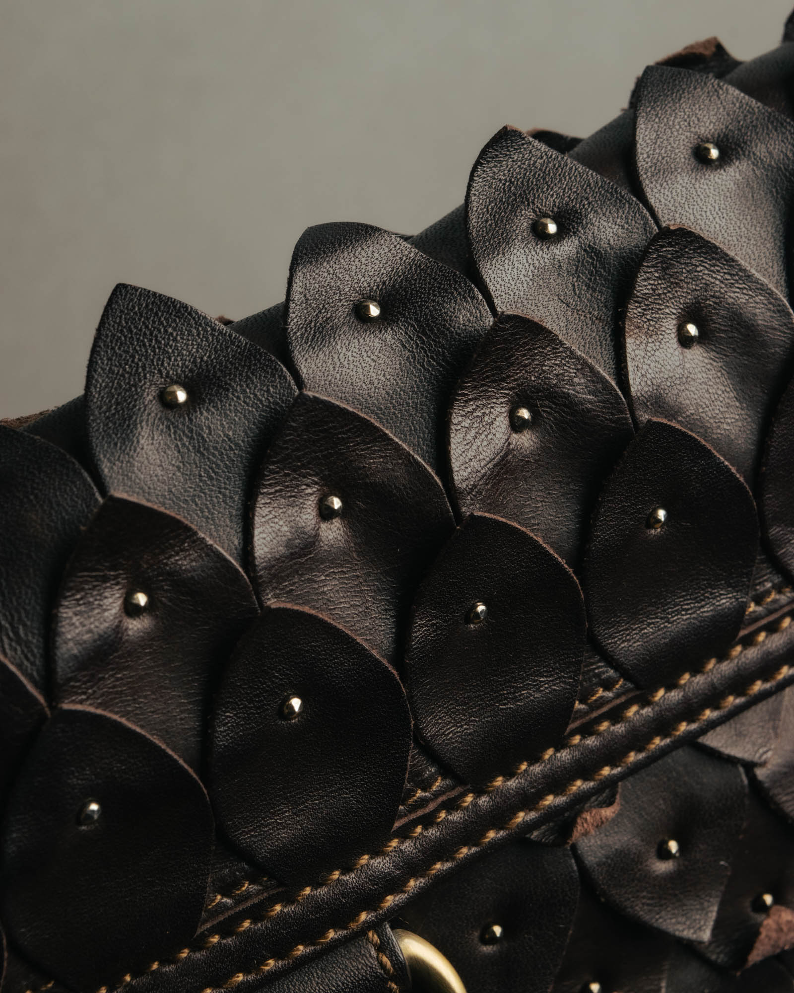 -SPECIAL- “Salvatore Ferragamo” 00’s-10’s Leather scale appliqué gancini shoulder bag