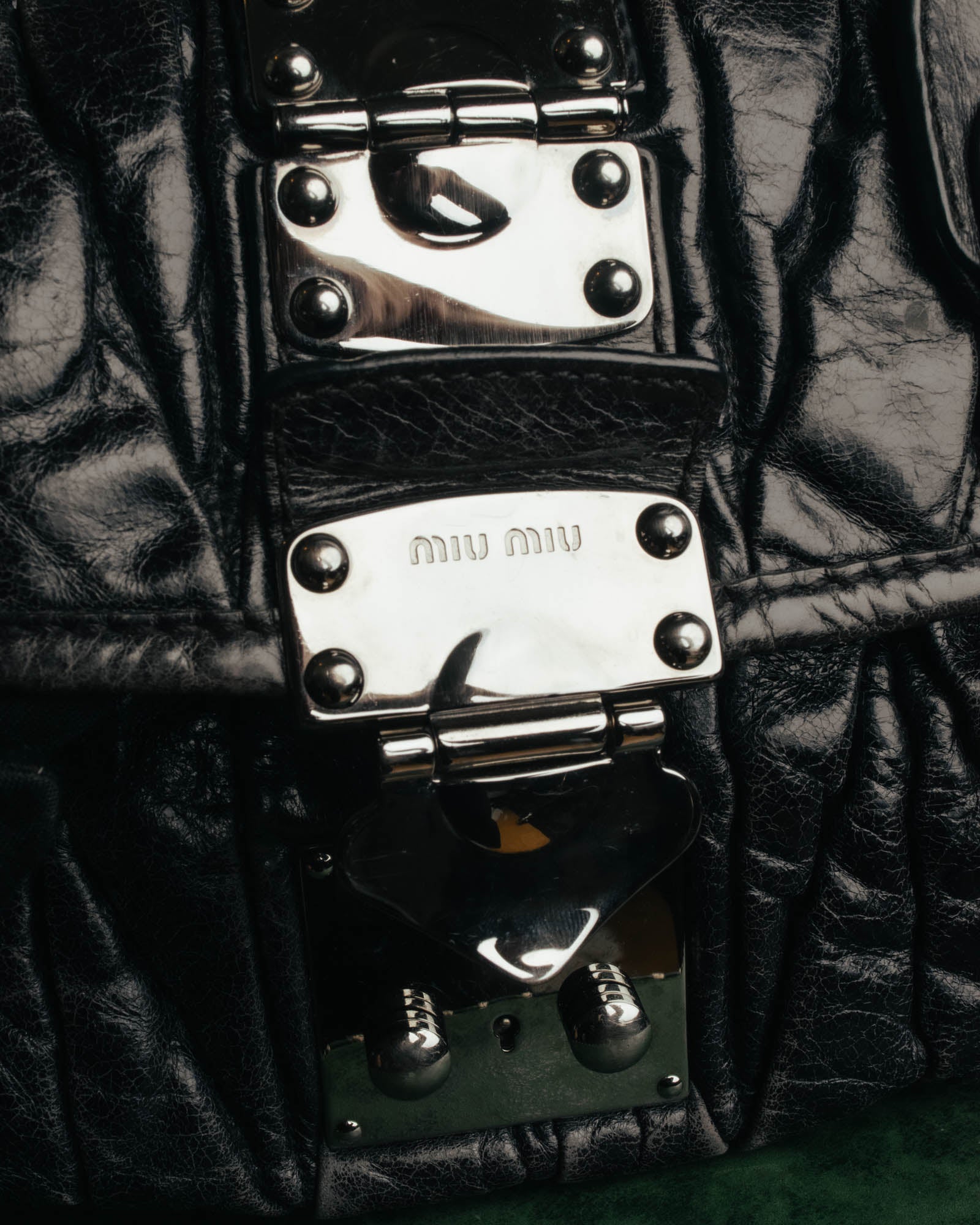 -SPECIAL- "MIU MIU" 00's-10's Glossy gathered leather handbag