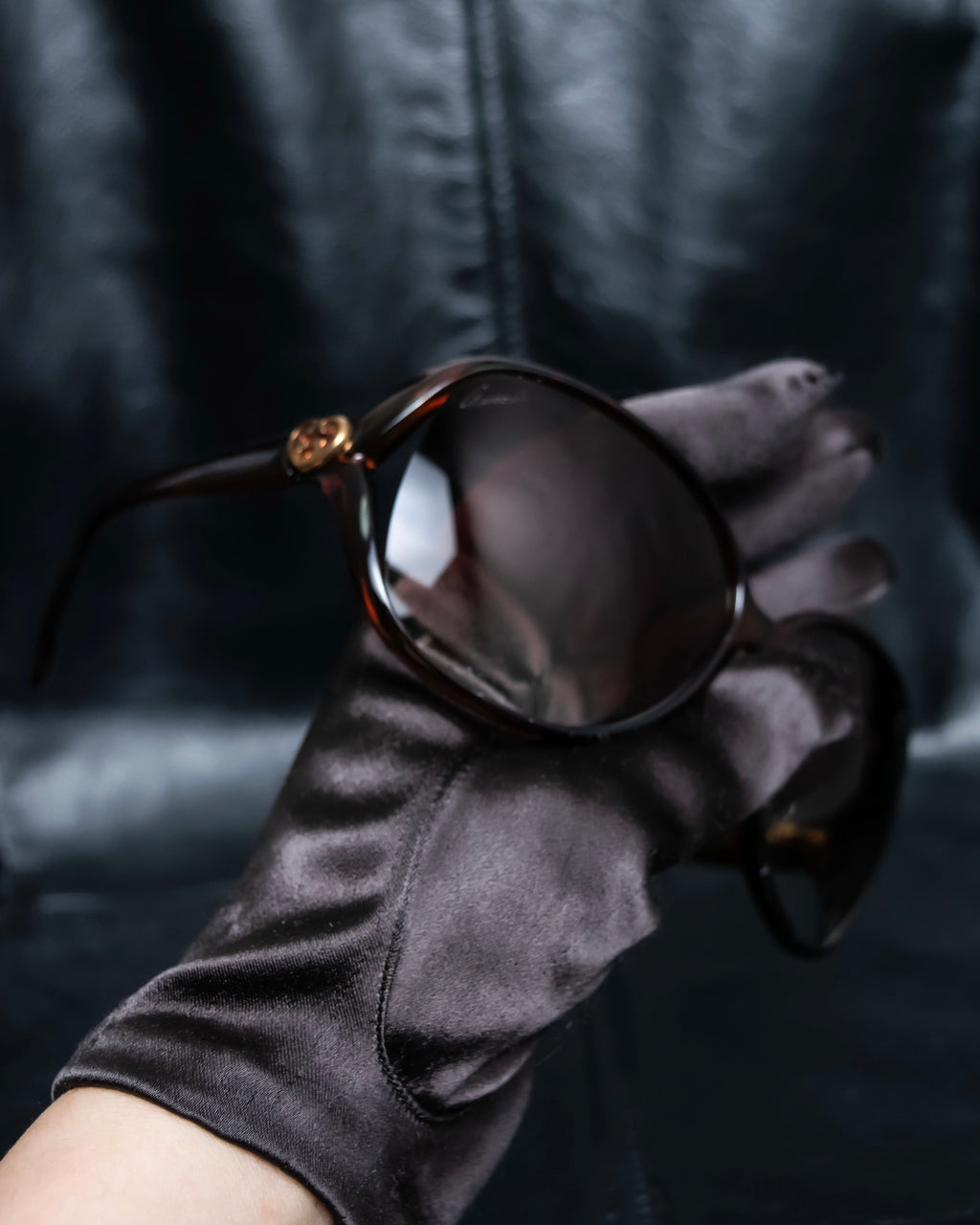 “GUCCI” GG heart motif butterfly shaped sunglasses