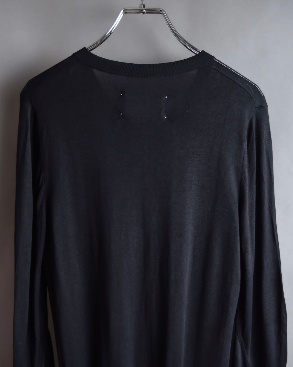 "MAISON MARGIELA" 15SS V-line panel design lightweight knit