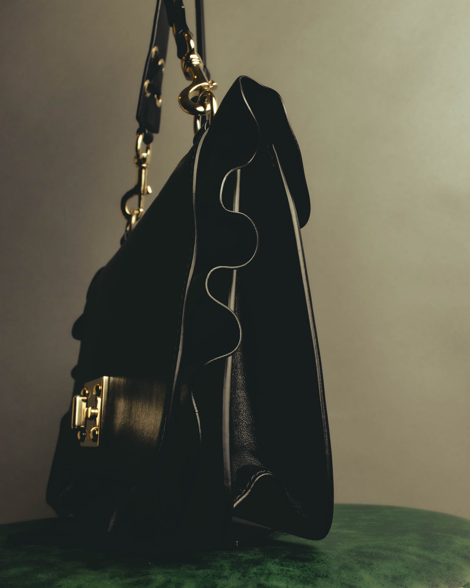 "RED VALENTINO" 2010's Ruffled leather shoulder bag