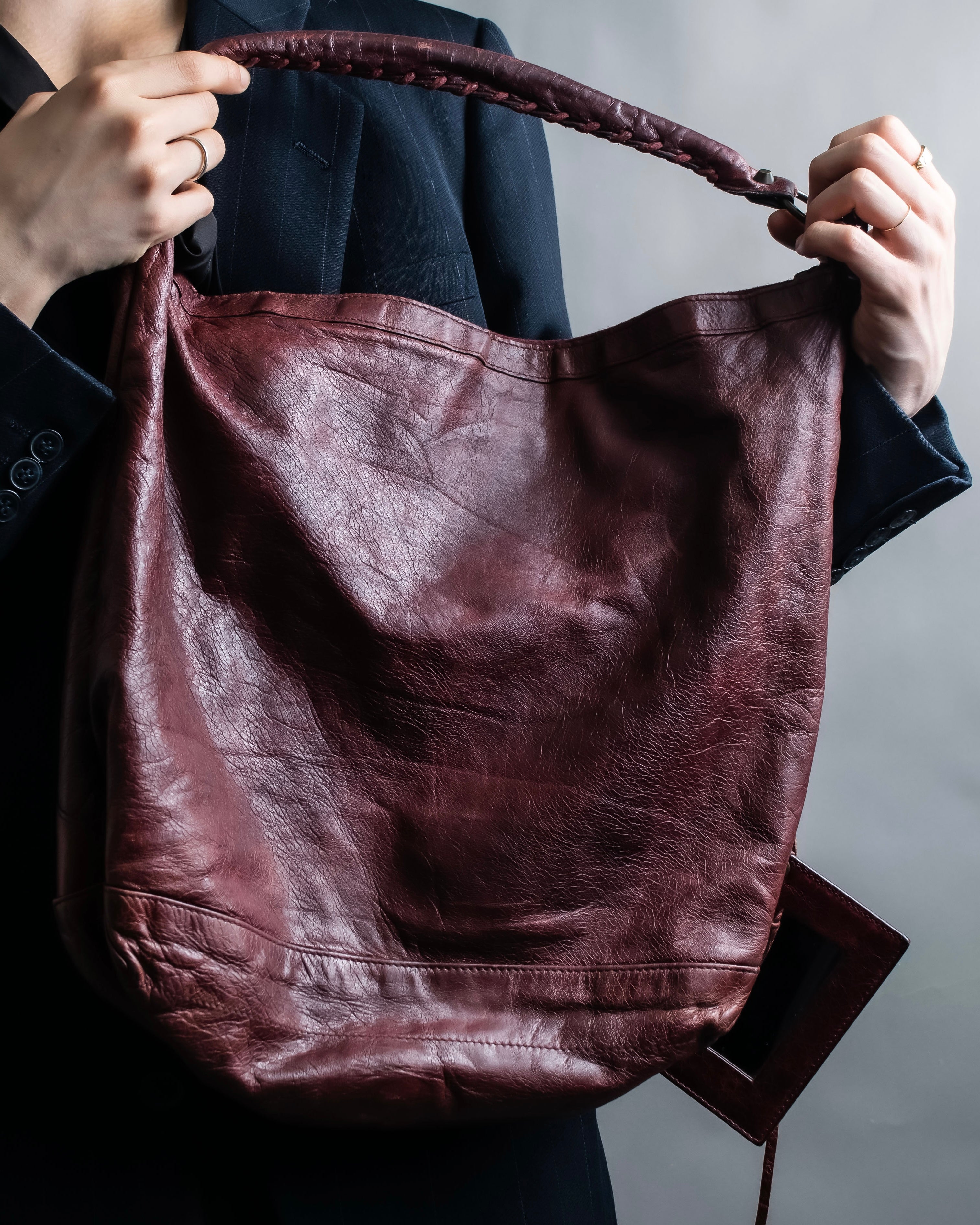 “BALENCIAGA” The Day leather one shoulder bag (burgundy)