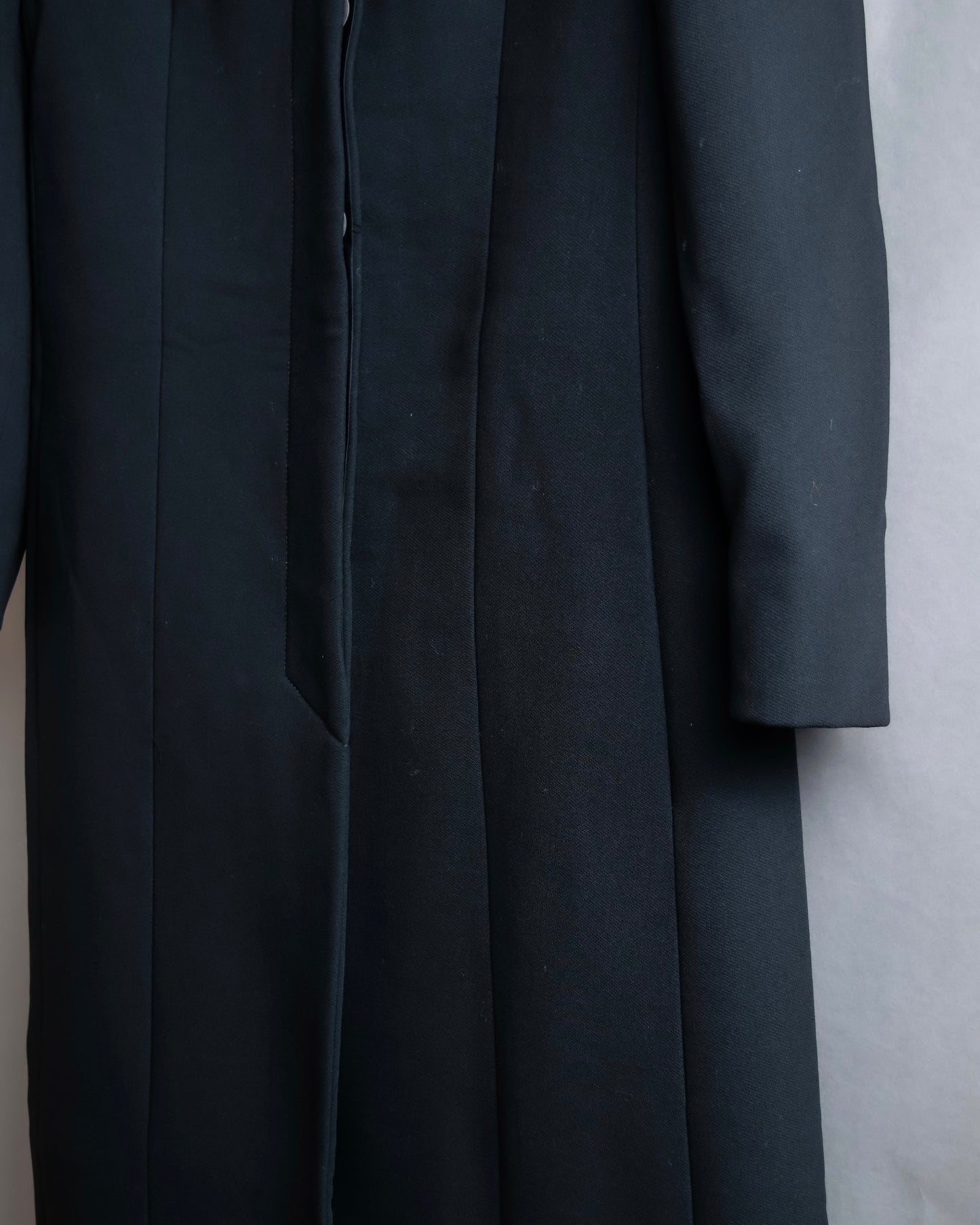 "VALENTINO" Solid no collar dart shaped long coat