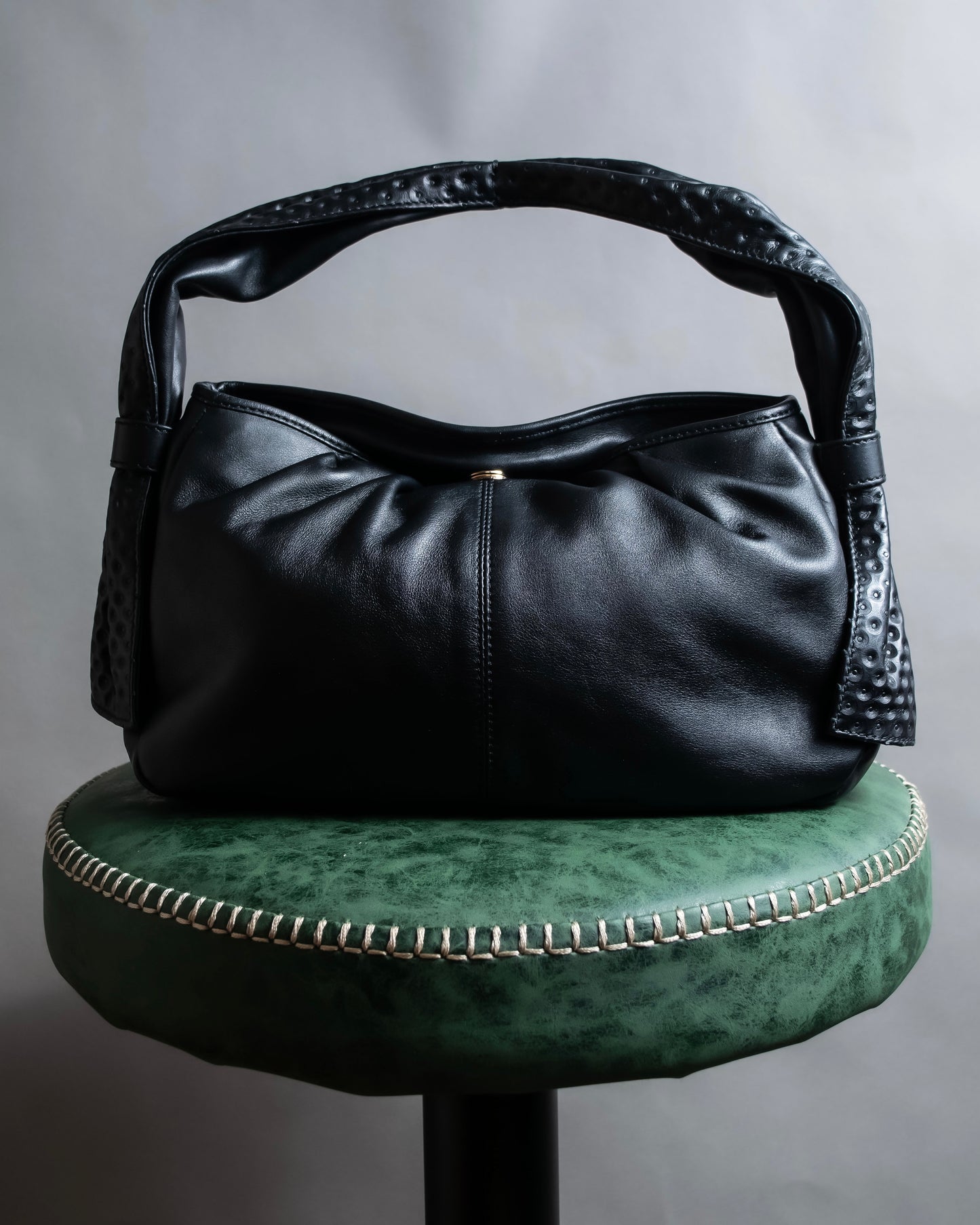 "EMPORIO ARMANI" Horizontal design gathered one handle leather bag