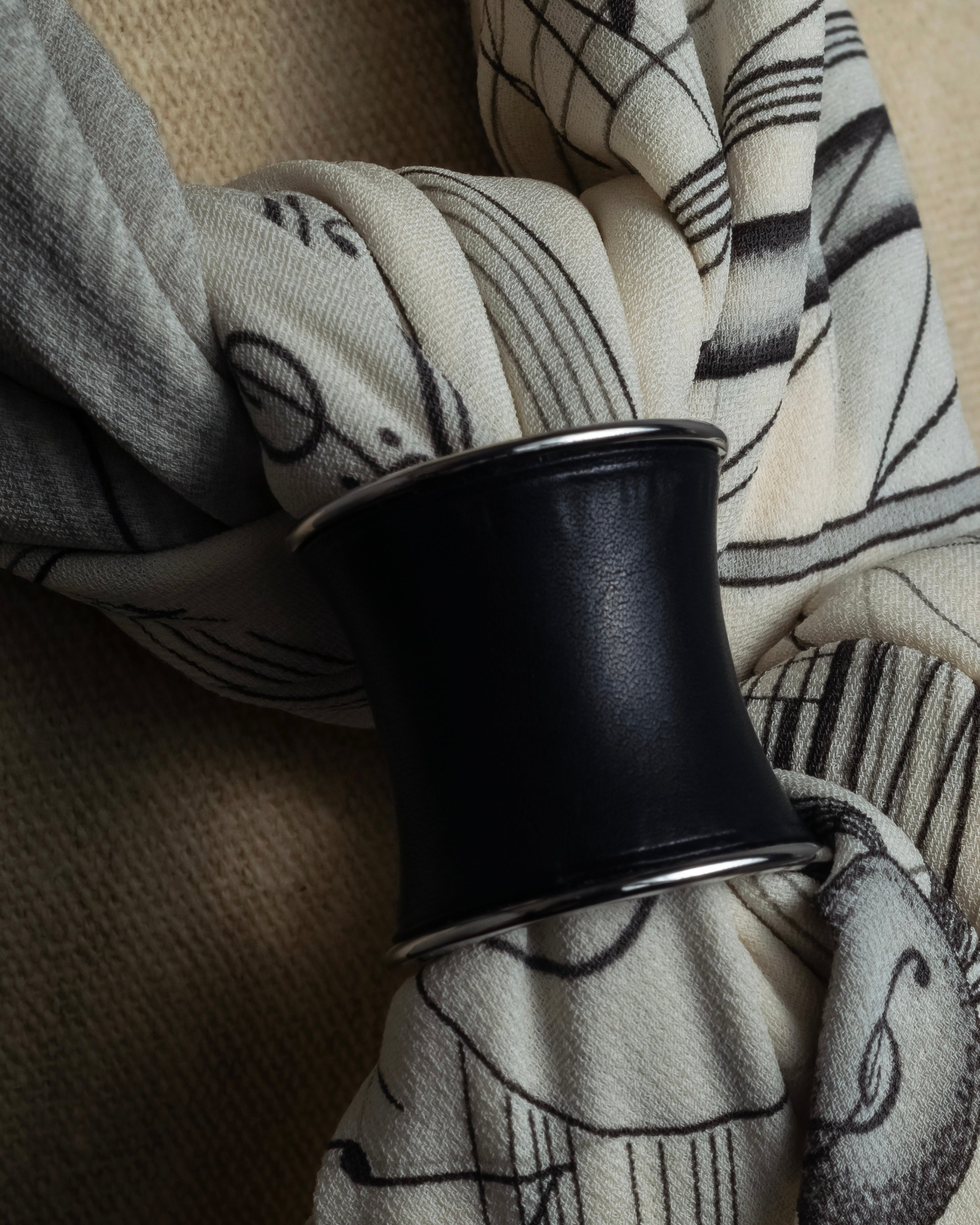 "HERMES" Drum-shaped calf leather scarf ring