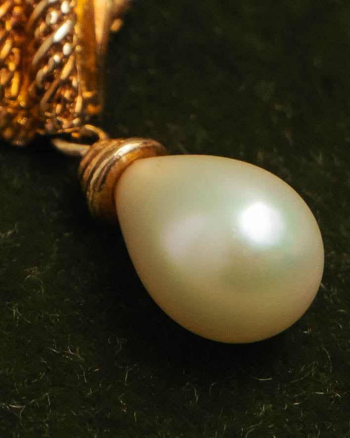 –SPECIAL– “Christian Dior” 80’s-90’s rope knot pearl drop necklace