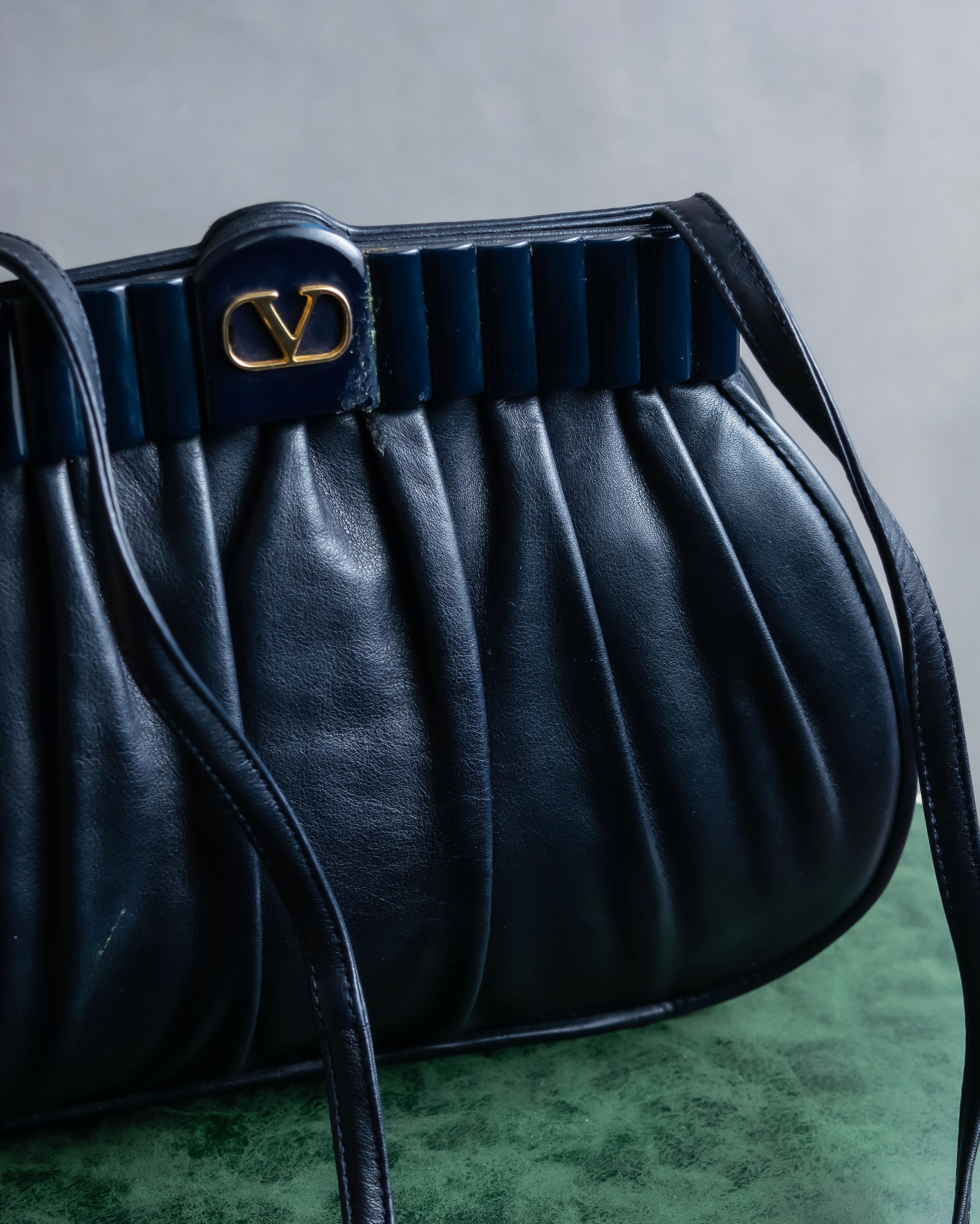 "VALENTINO" Gathered design rounded silhouette shoulder bag