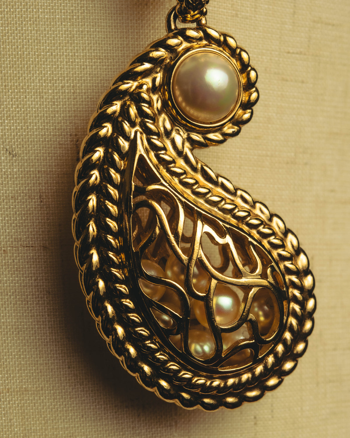 "Christian Dior" 80's-90's Ornate pendant necklace