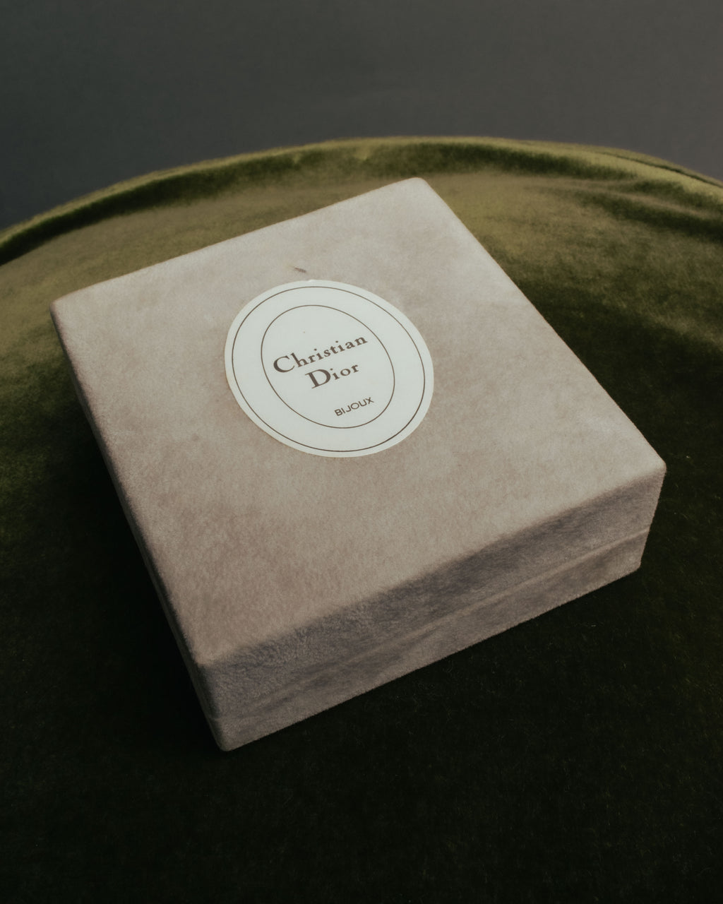 “Christian Dior” 80’s-90’s Laurel rope motif D logo earrings