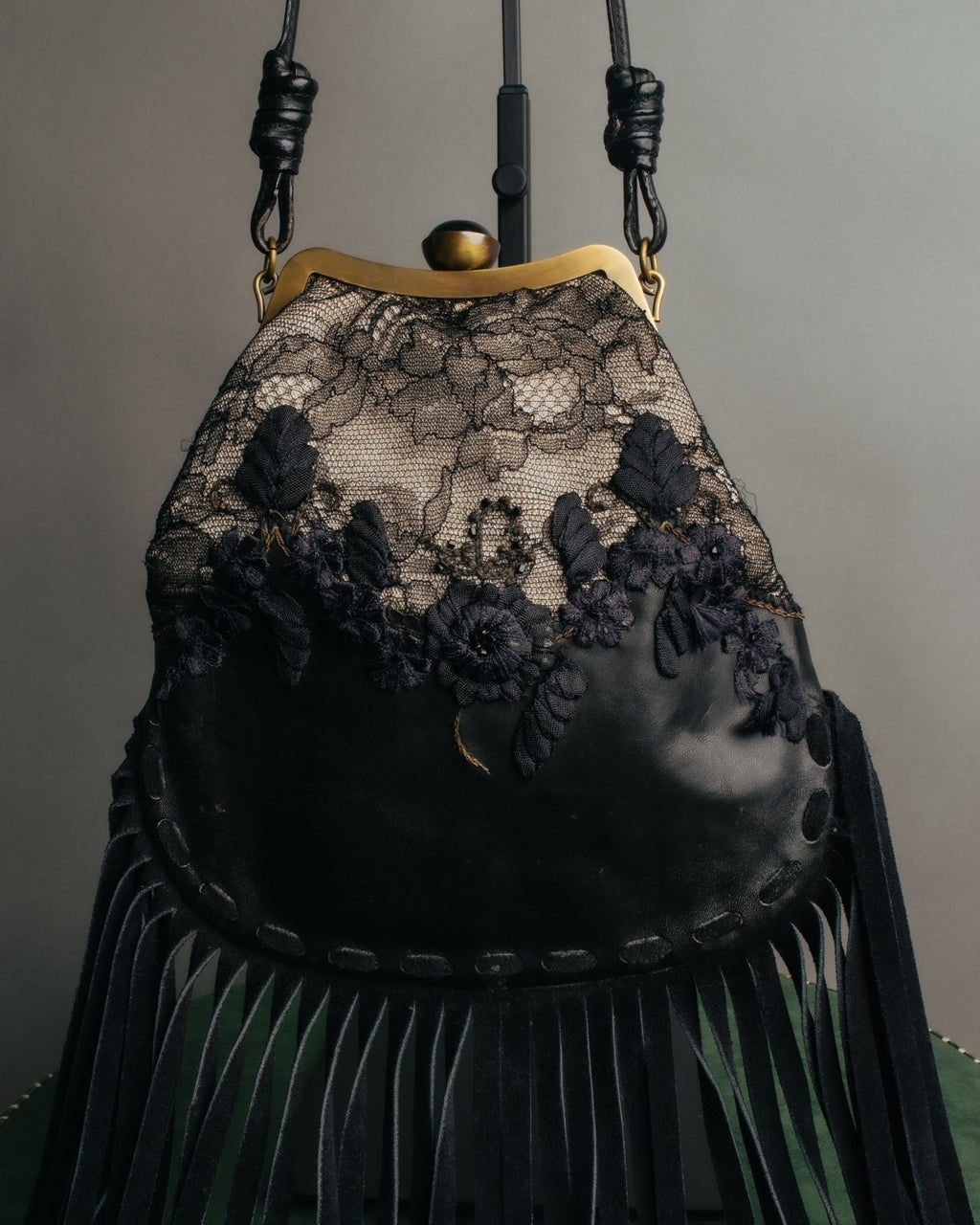-SPECIAL- “VALENTINO GARAVANI” 2014-2016 lace embellished fringe frame bag