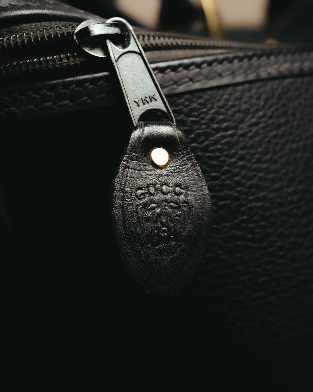 -SPECIAL- "GUCCI" 70's-80's Crest-detailed black leather two-way duffle bag