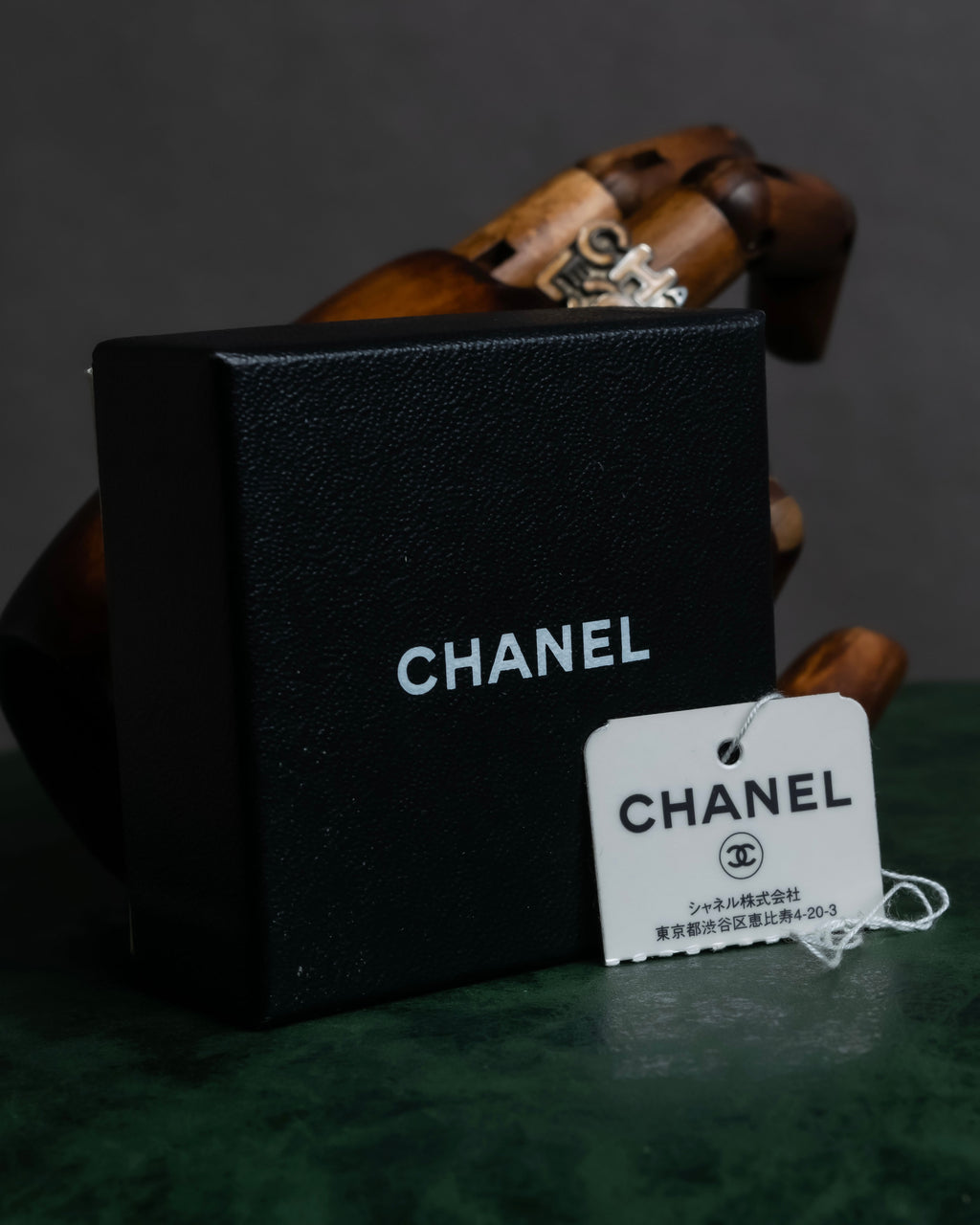 "CHANEL" Typography logo design round ring