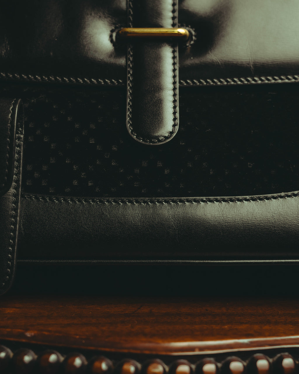 -SPECIAL- “GUCCI” 2012-2016 crossover-era crest studded doctor bag