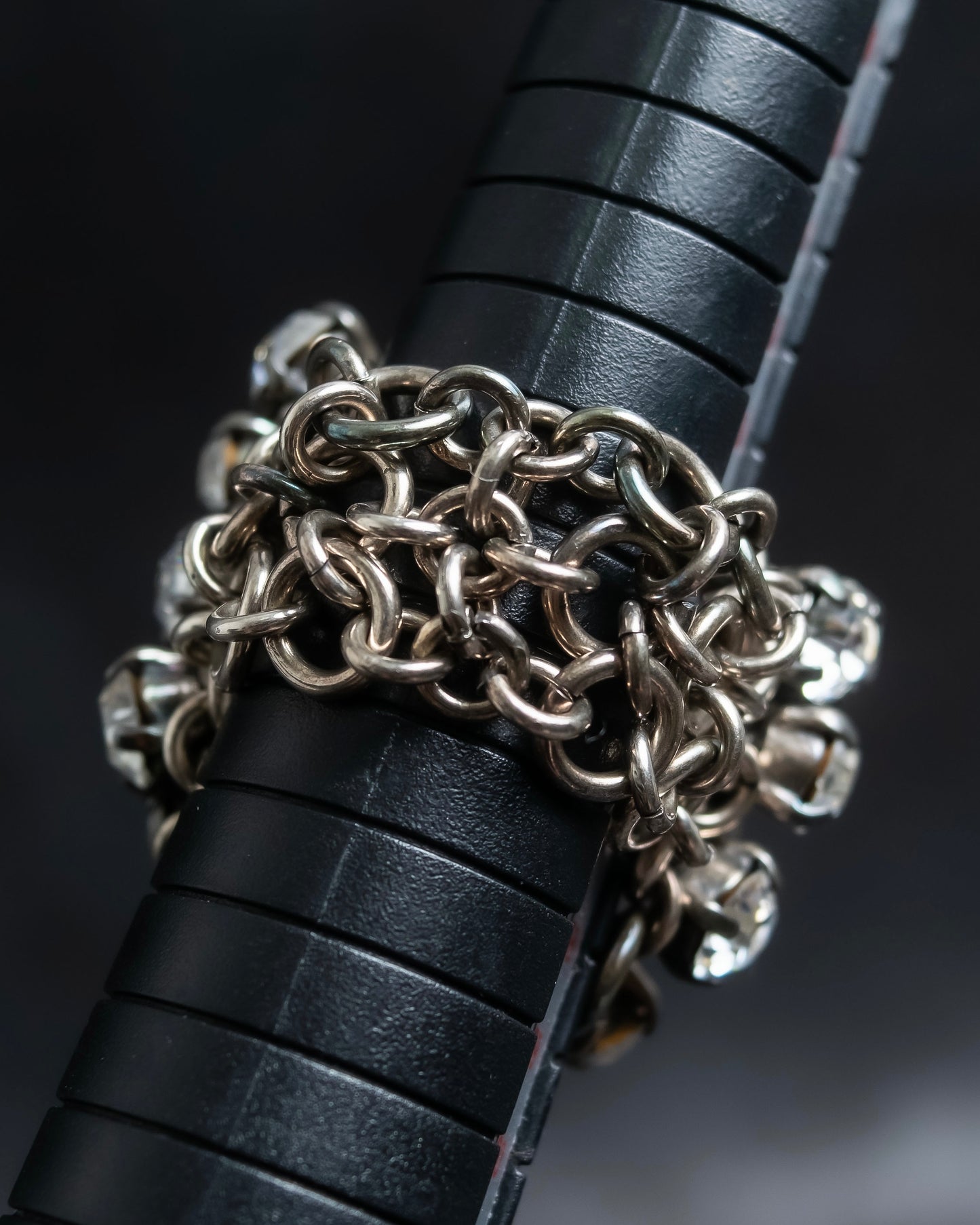 "SERGE THORAVAL" Crystal top chain braided ring