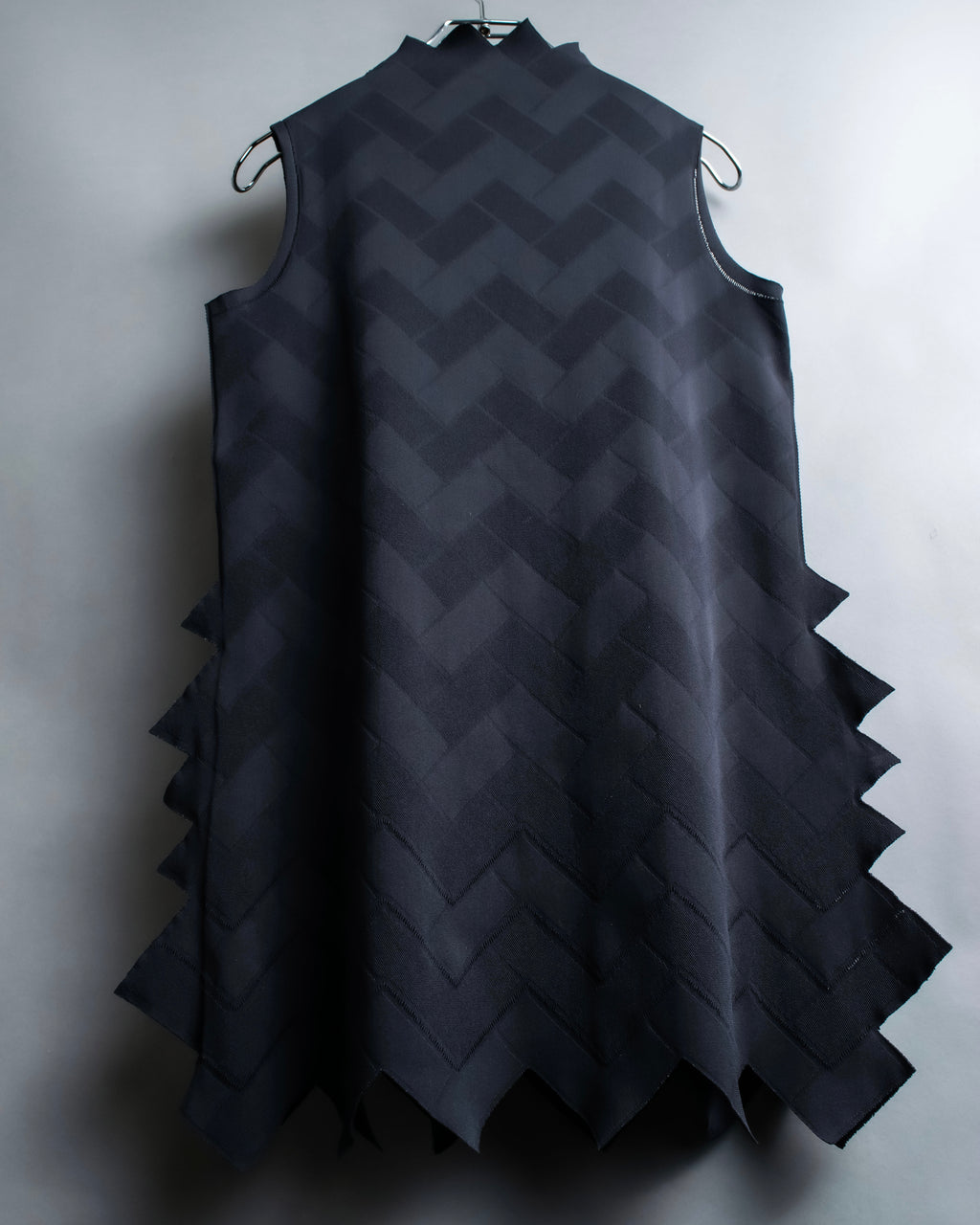 "PLEATS PLEASE ISSEY MIYAKE" 

Meander sleeveless tops