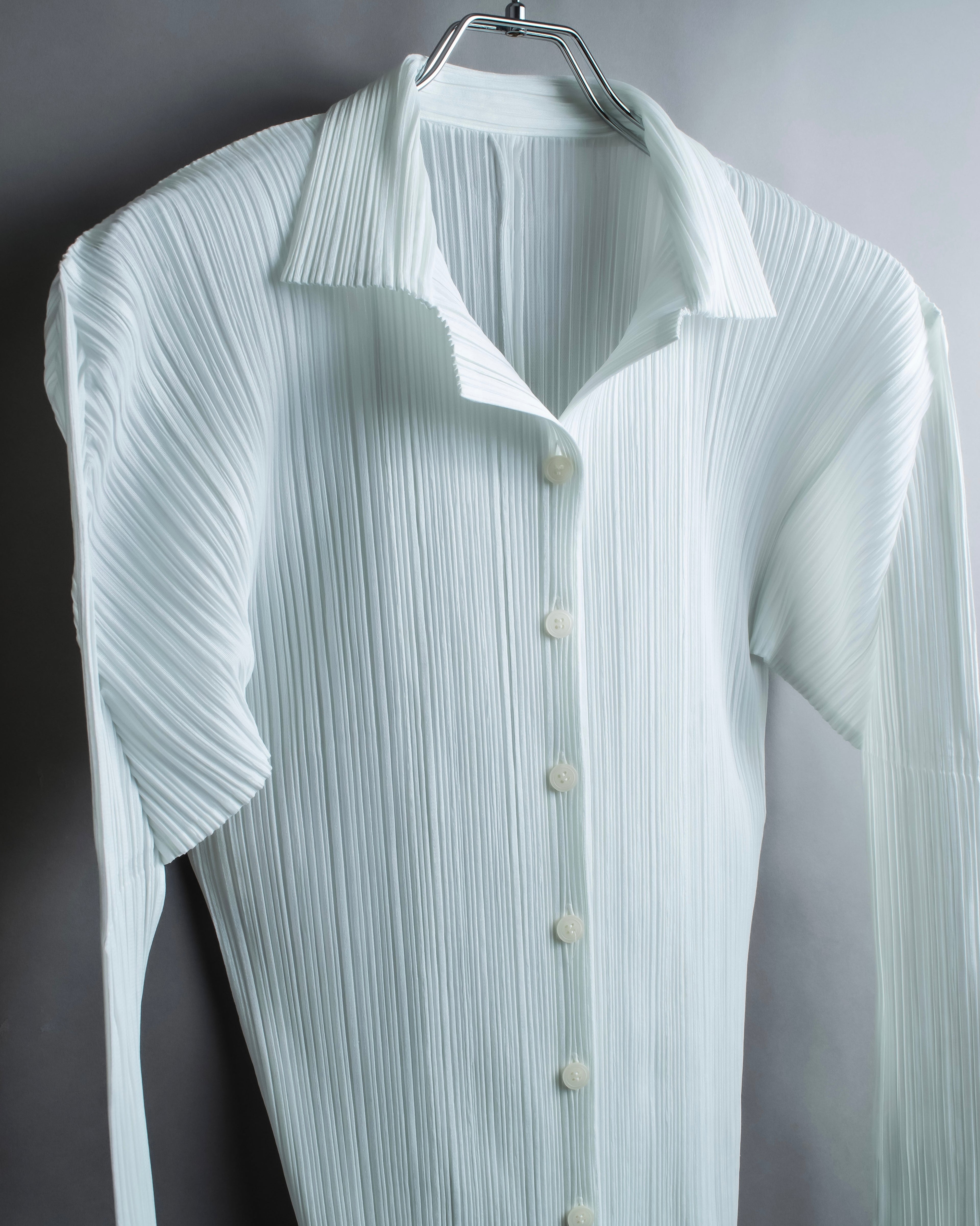 "PLEATS PLEASE ISSEY MIYAKE" Three-dimensional pleated long shirt