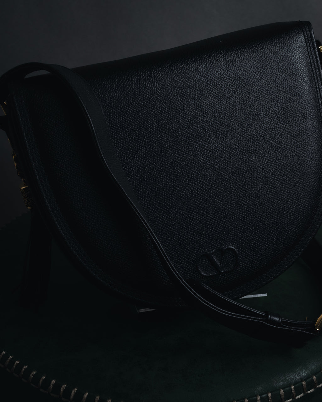 "VALENTINO GARAVANI" 80’s-90’s baroque hardware saddle shoulder bag