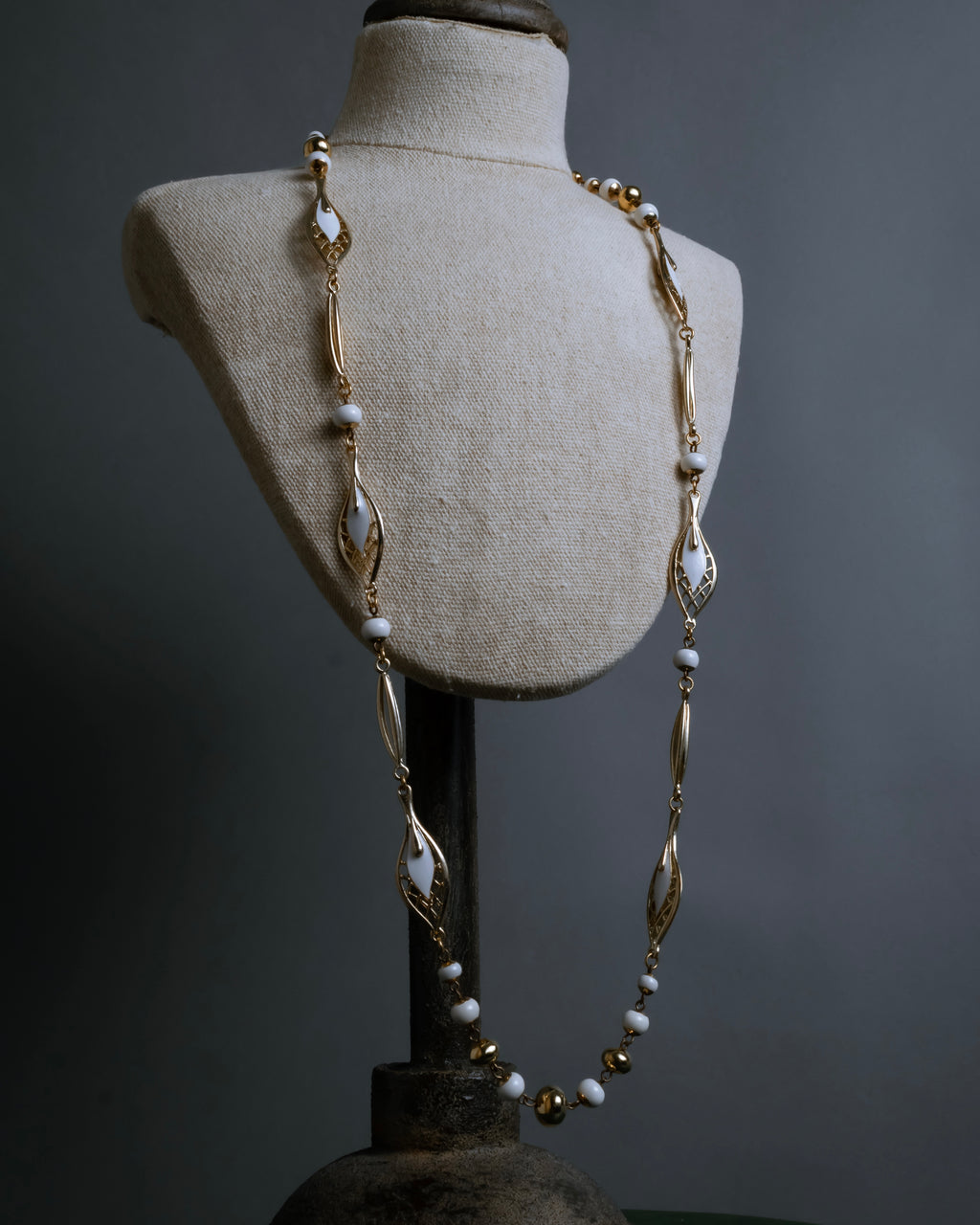 "BALENCIAGA" Leaf motif bijou santoire necklace