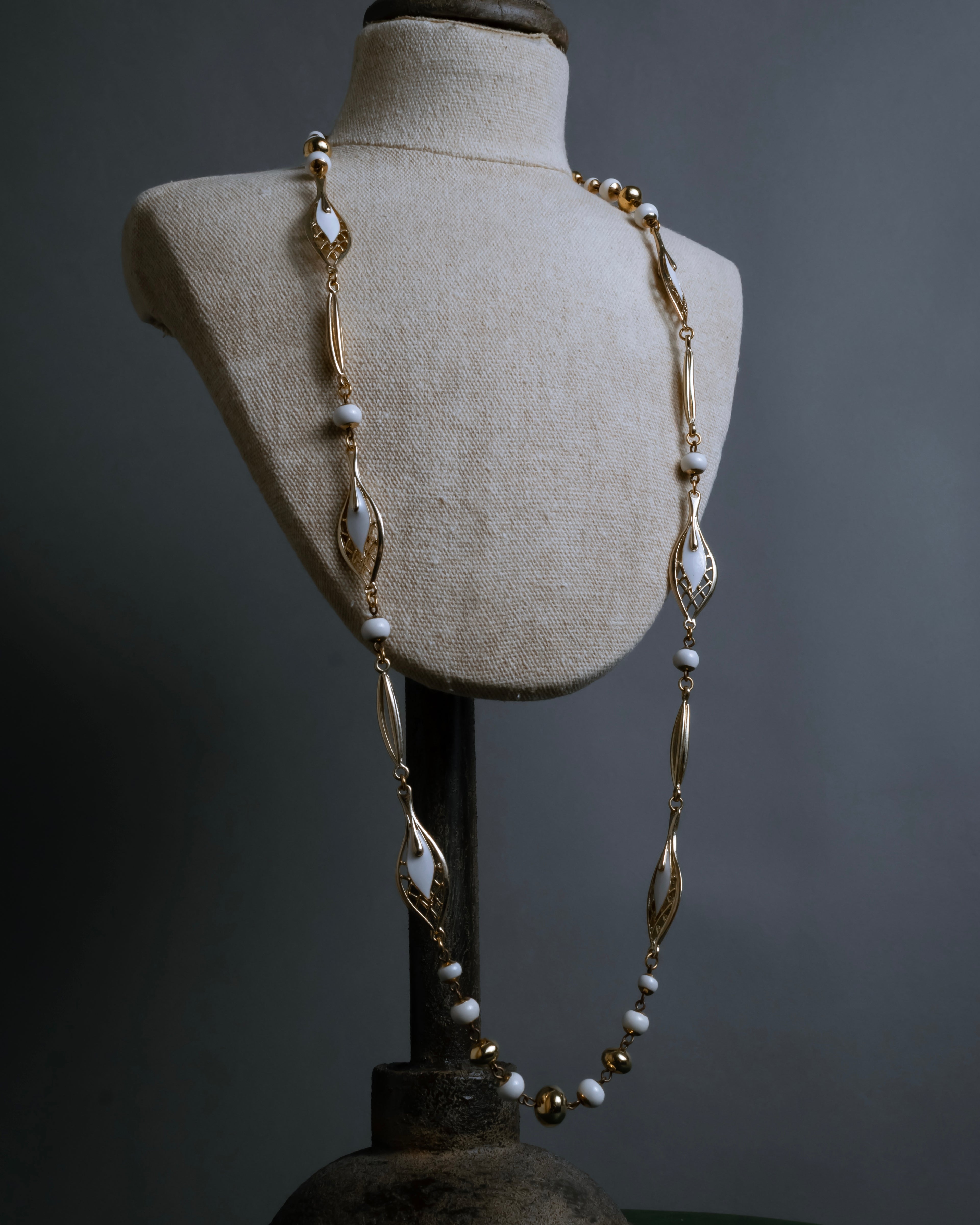 "BALENCIAGA" Leaf motif bijou santoire necklace