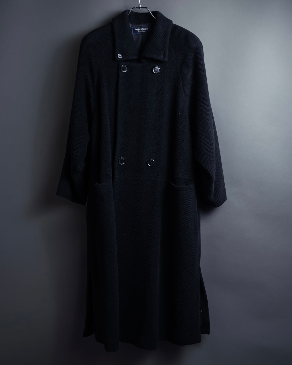 -SPECIAL- "YVES SAINT LAURENT"
80's-90's Raglan sleeves 100% angora stand collar coat