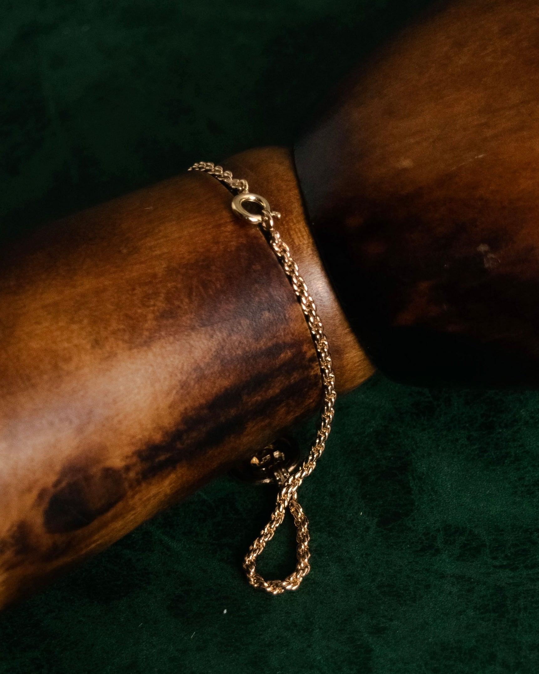 “Christian Dior” 90’s CD circle logo chain bracelet