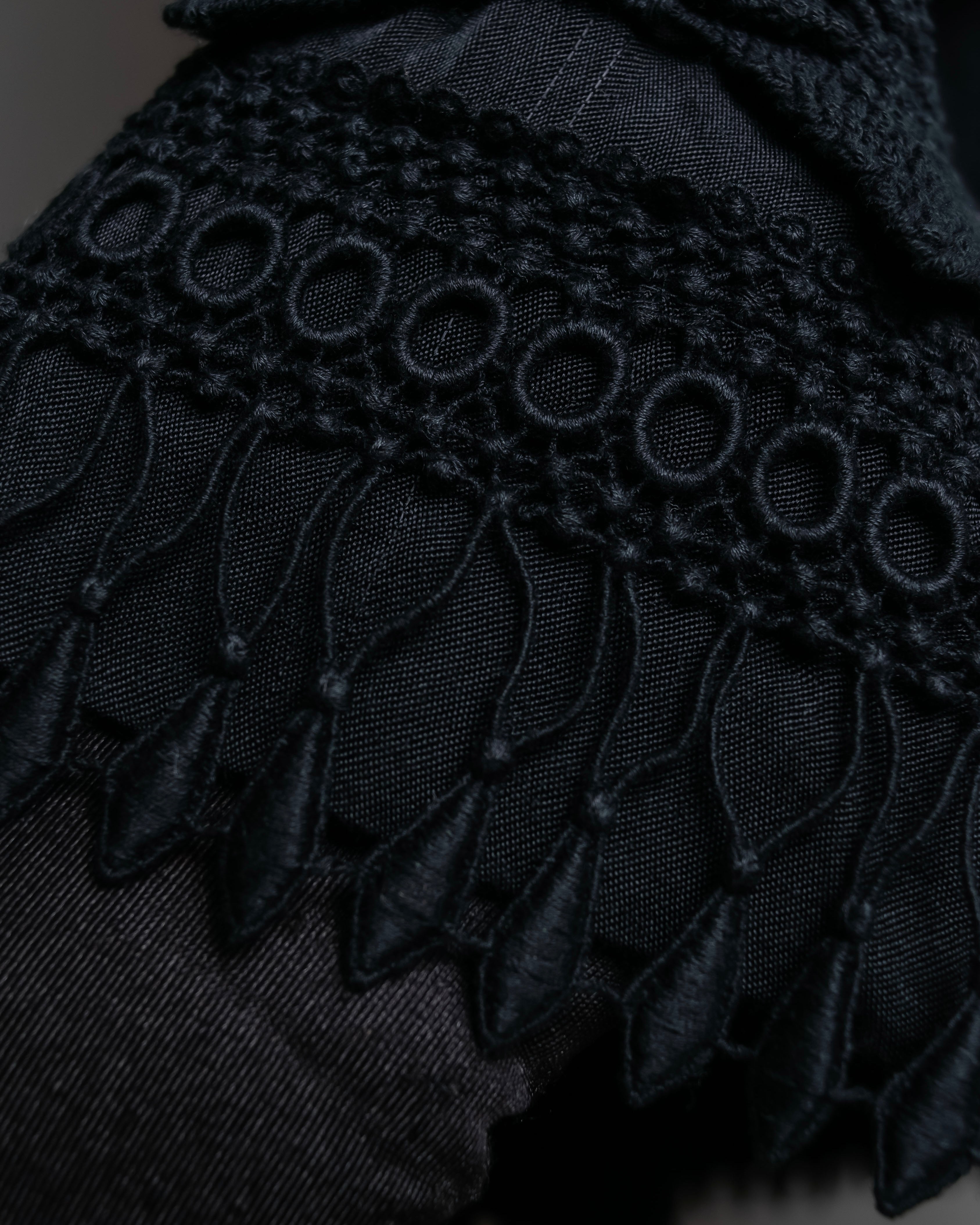 "LIMI feu" Knitted lace design belted sleeveless dress