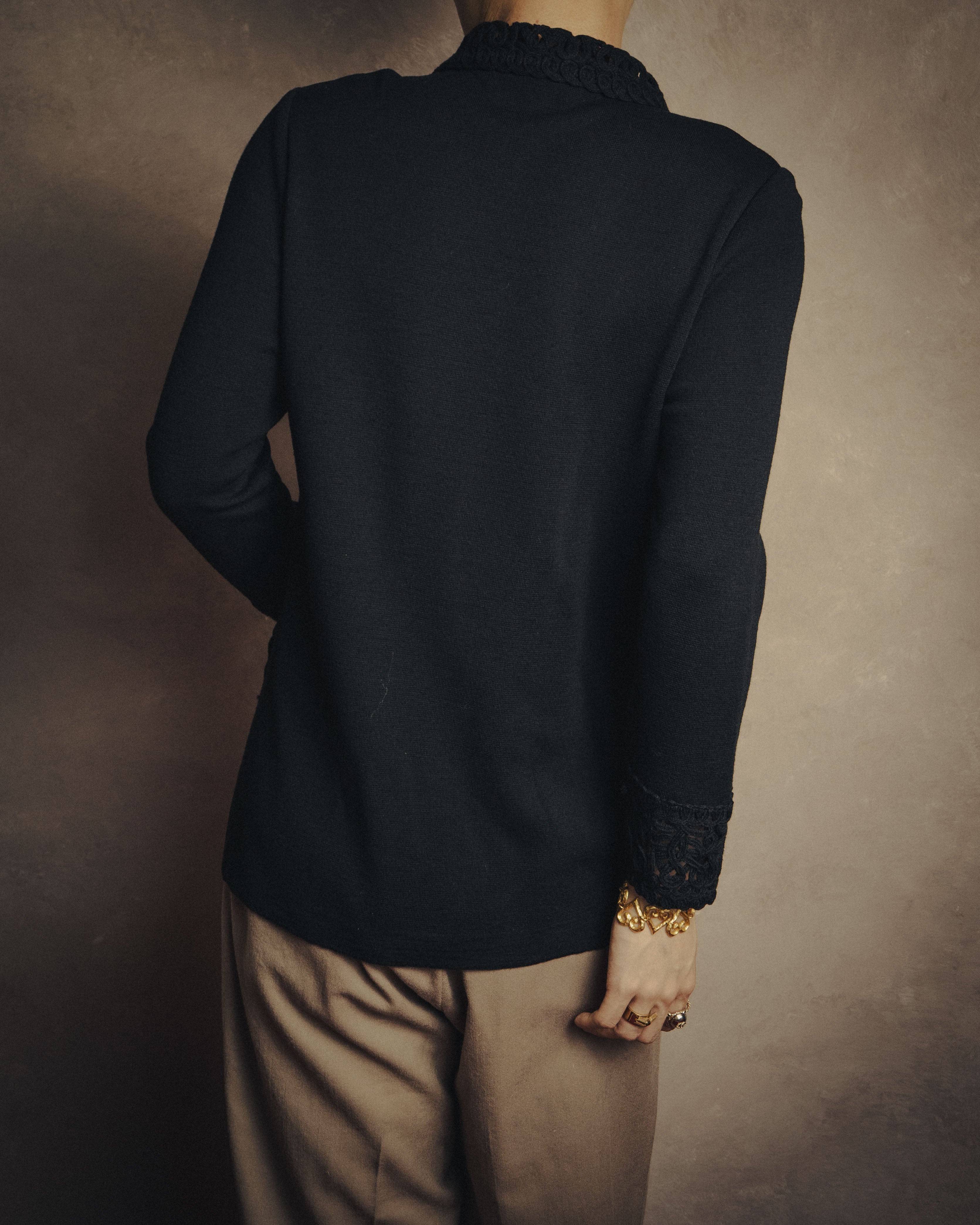 -SPECIAL- “Yves Saint Laurent” 90’s crochet collar pearl button knit pullover