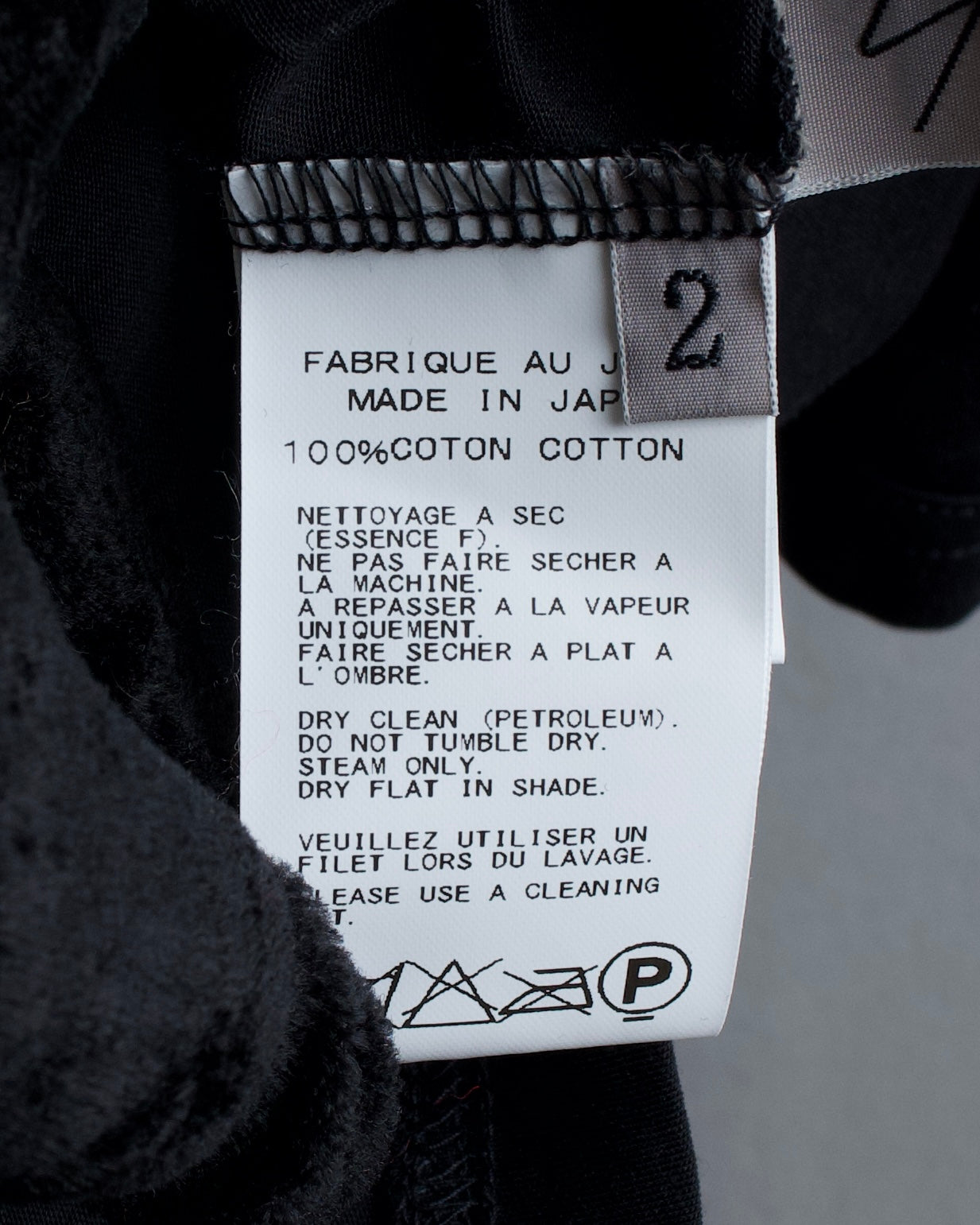 "YOHJI YAMAMOTO FEMME" 13SS
Shoulder cutting sleeveless pullover