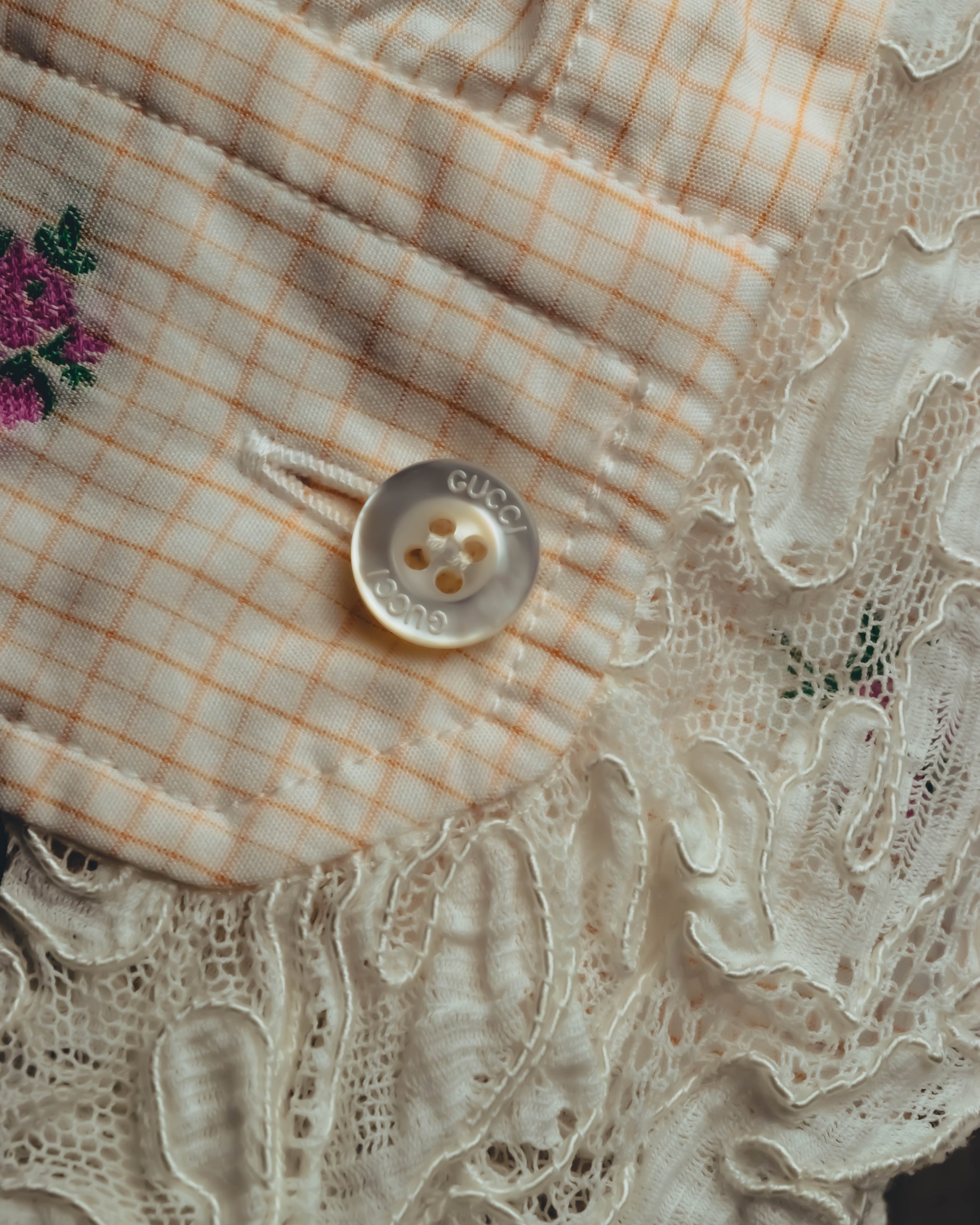 "GUCCI" 2010's-20's Romantic embroidered lace blouse