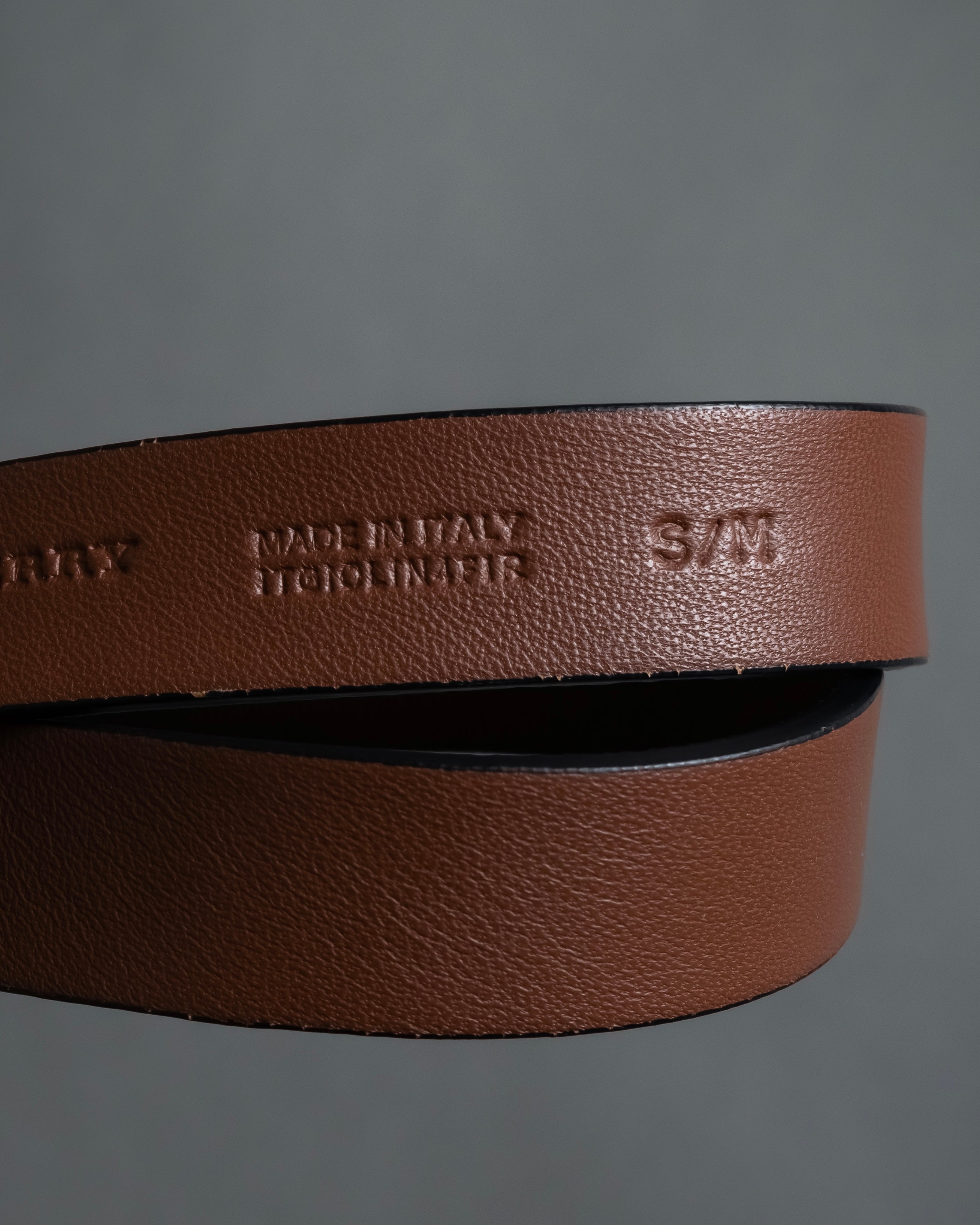 "BURBERRY" Gold circle metal design waist mark leather belt